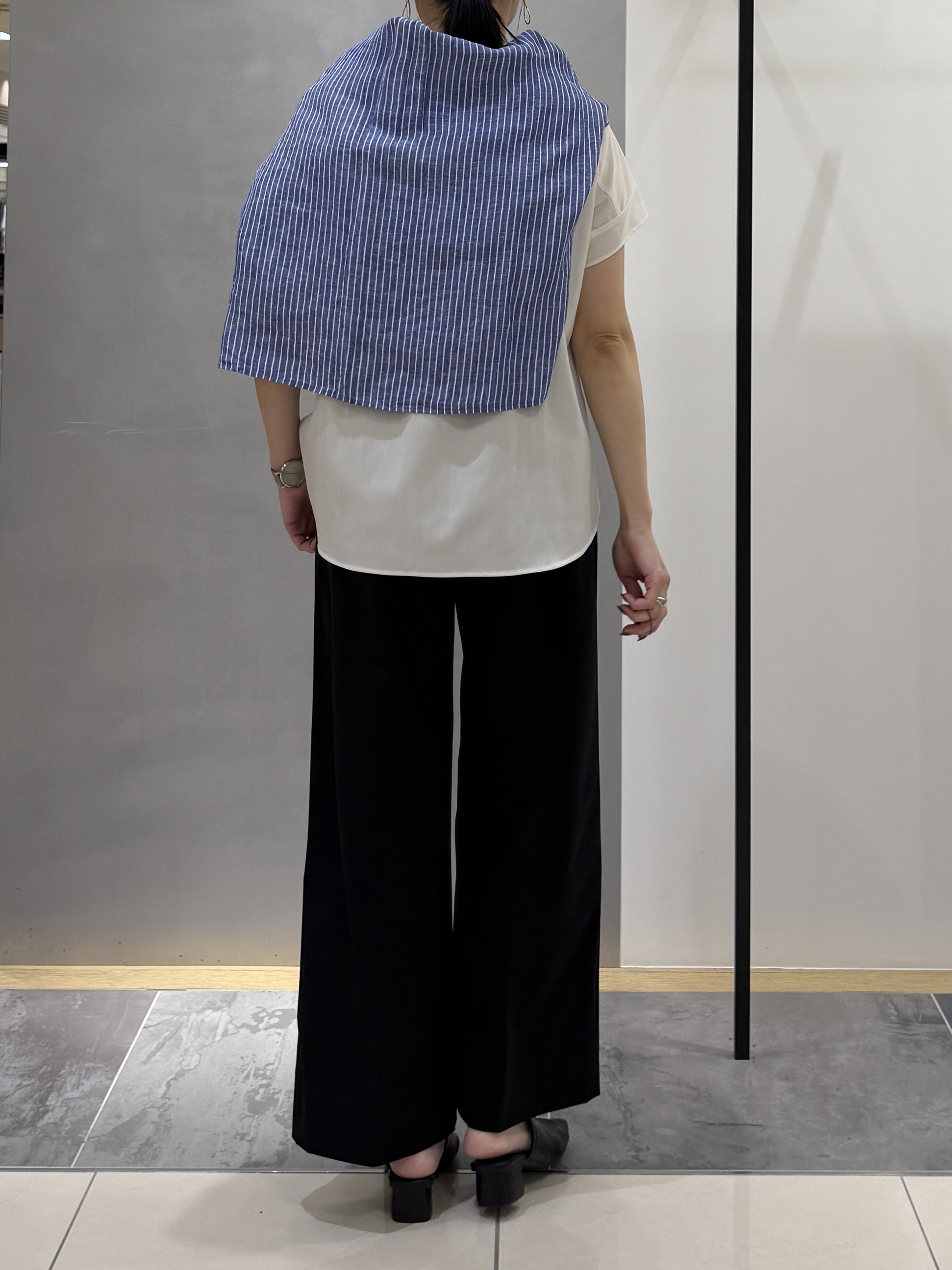 shihoさんの「INDIVI｜【洗える／SETUP可能】スキッパーブラウス」を使ったコーディネート