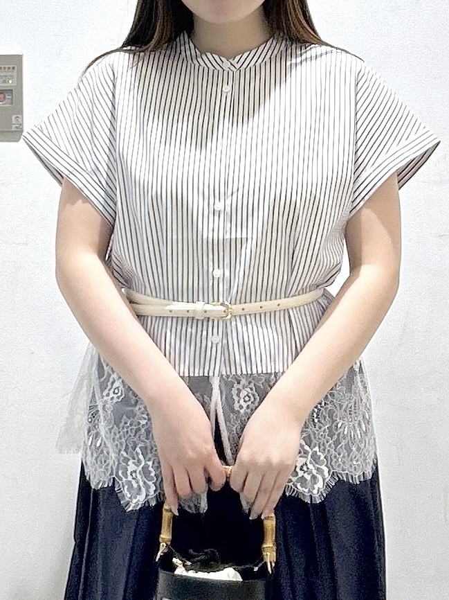sayaさんの「OPAQUE.CLIP｜裾レースフレンチスリーブブラウス【洗濯機OK】」を使ったコーディネート