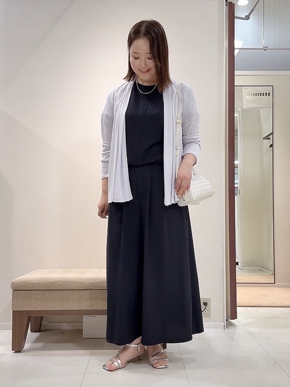 YUIさんの「UNTITLED｜【前後2WAY/はっ水/セットアップ可】リラクシーフレンチスリーブブラウス」を使ったコーディネート