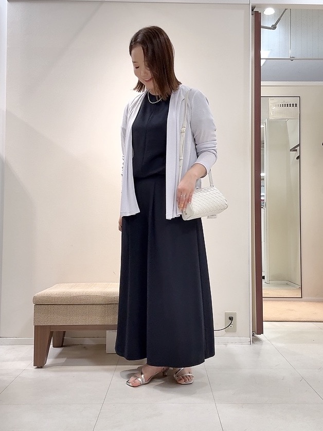 YUIさんの「UNTITLED｜【前後2WAY/はっ水/セットアップ可】リラクシーフレンチスリーブブラウス」を使ったコーディネート
