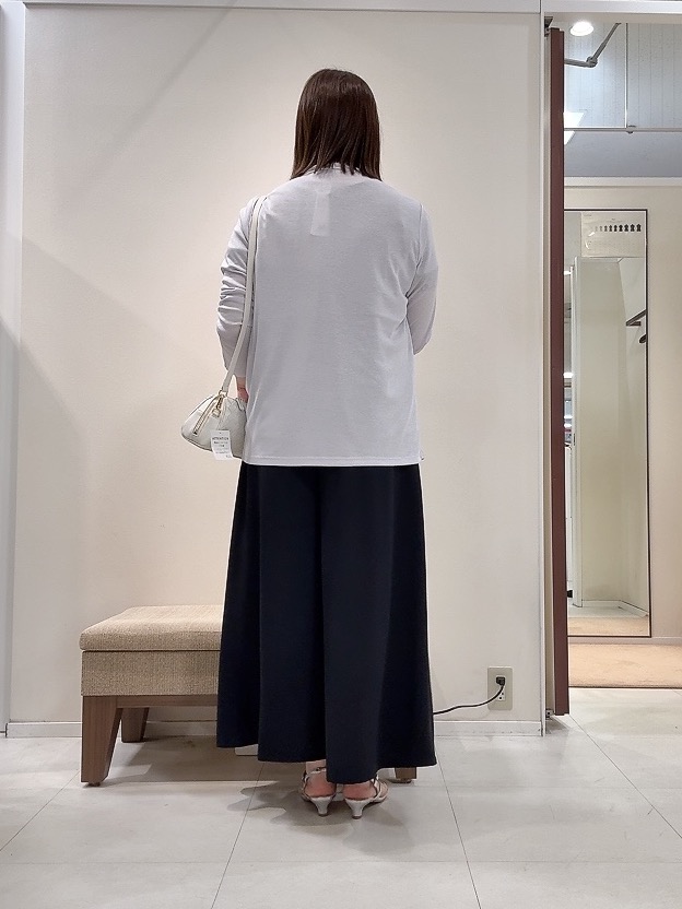 YUIさんの「UNTITLED｜【前後2WAY/はっ水/セットアップ可】リラクシーフレンチスリーブブラウス」を使ったコーディネート