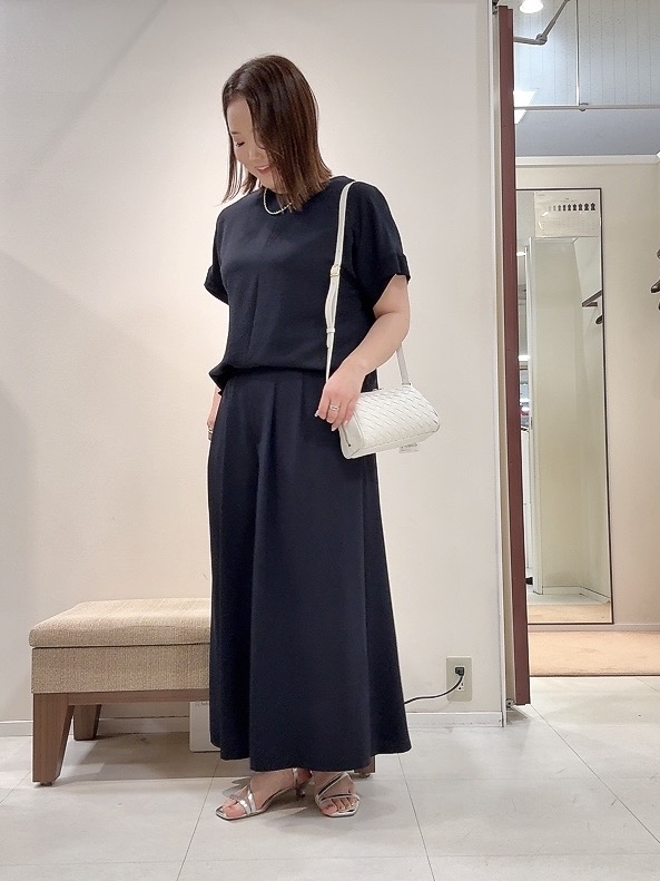 YUIさんの「UNTITLED｜【前後2WAY/はっ水/セットアップ可】リラクシーフレンチスリーブブラウス」を使ったコーディネート