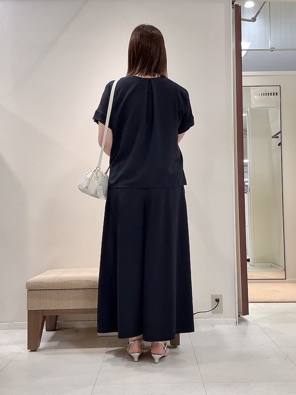 YUIさんの「UNTITLED｜【前後2WAY/はっ水/セットアップ可】リラクシーフレンチスリーブブラウス」を使ったコーディネート