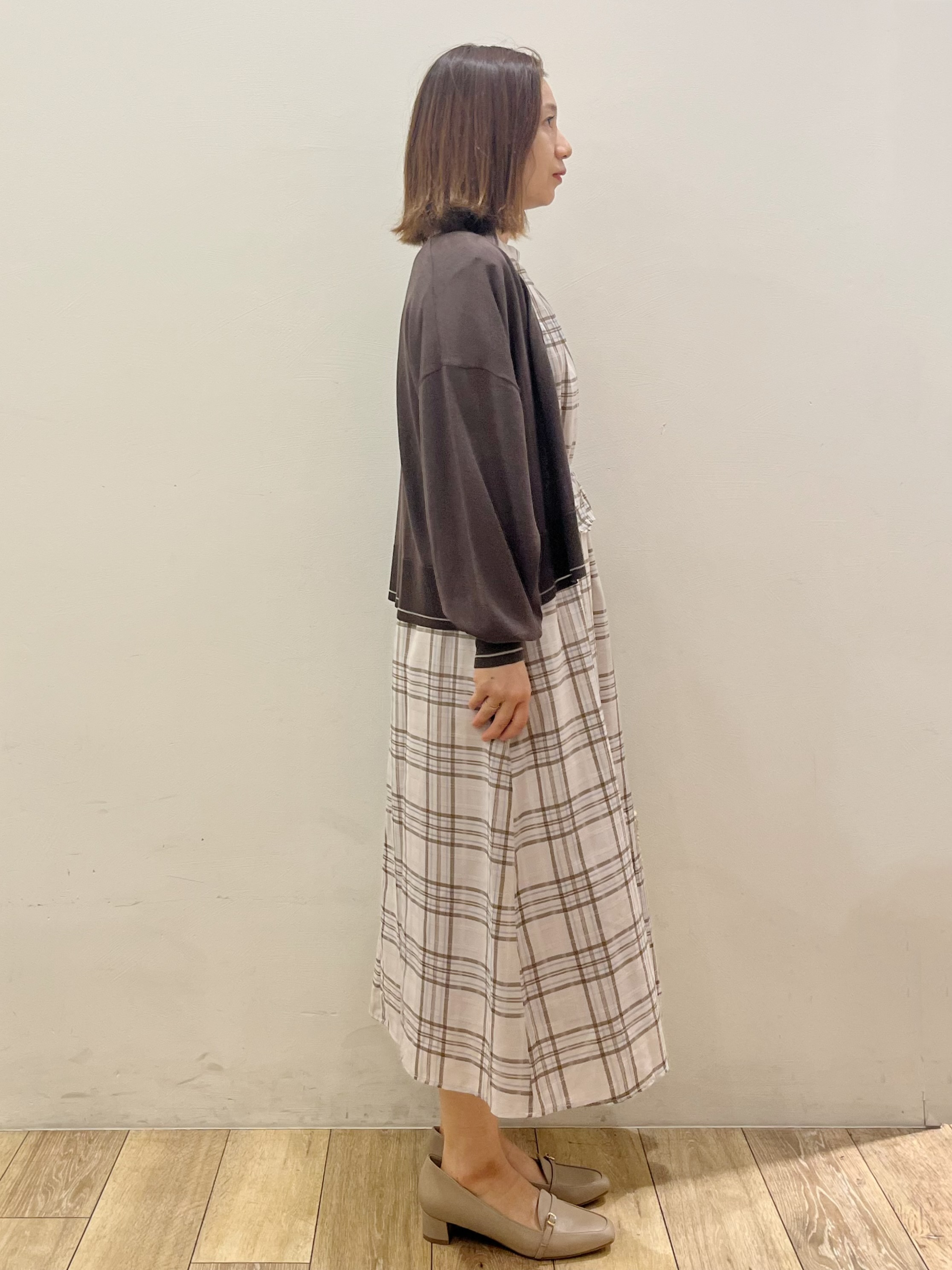 kcさんの「OPAQUE.CLIP｜【接触冷感】シアーショートトッパーカーディガン《洗濯機OK／抗ピル》」を使ったコーディネート