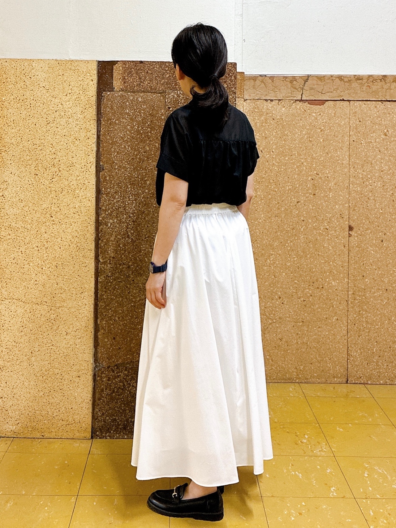 hattoriさんの「INDIVI｜【洗える／軽やか】フリル衿ギャザーブラウス」を使ったコーディネート
