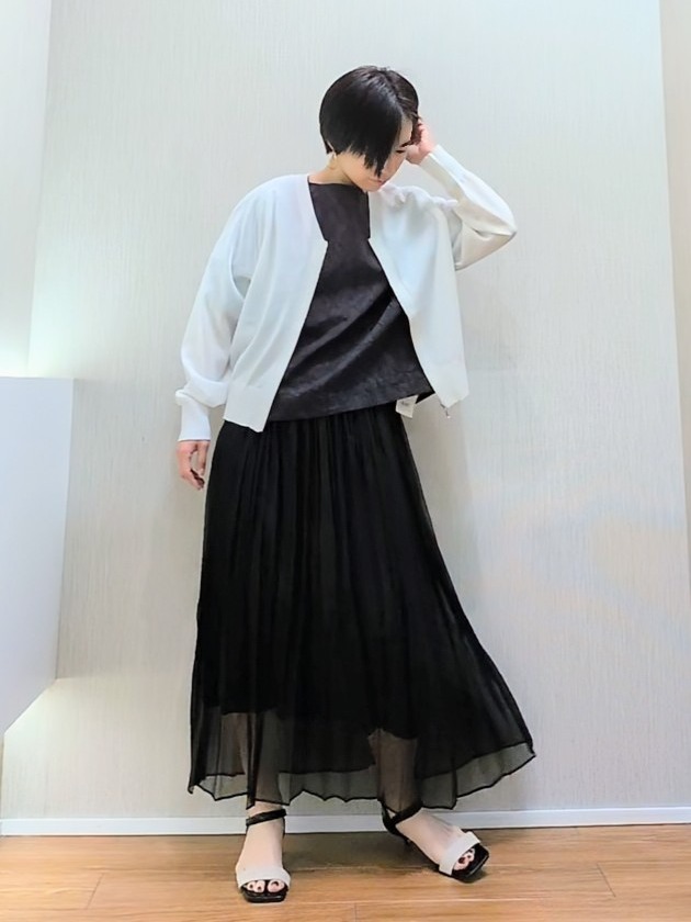ミズタさんの「UNTITLED｜【アンサンブル可/日除け・冷房対策】シアーレーヨンZIPカーディガン」を使ったコーディネート