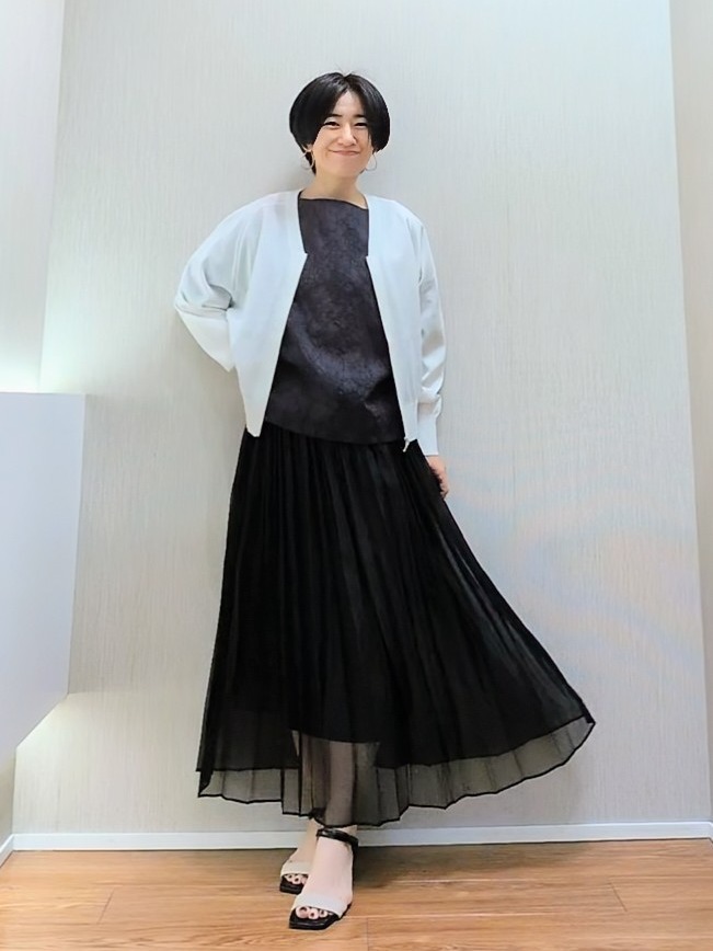 ミズタさんの「UNTITLED｜【アンサンブル可/日除け・冷房対策】シアーレーヨンZIPカーディガン」を使ったコーディネート