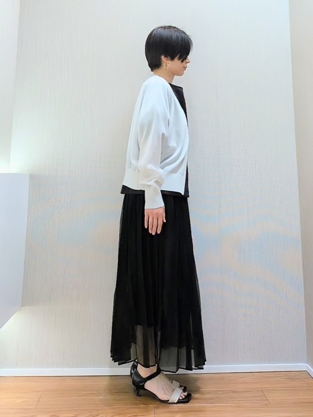 ミズタさんの「UNTITLED｜【アンサンブル可/日除け・冷房対策】シアーレーヨンZIPカーディガン」を使ったコーディネート
