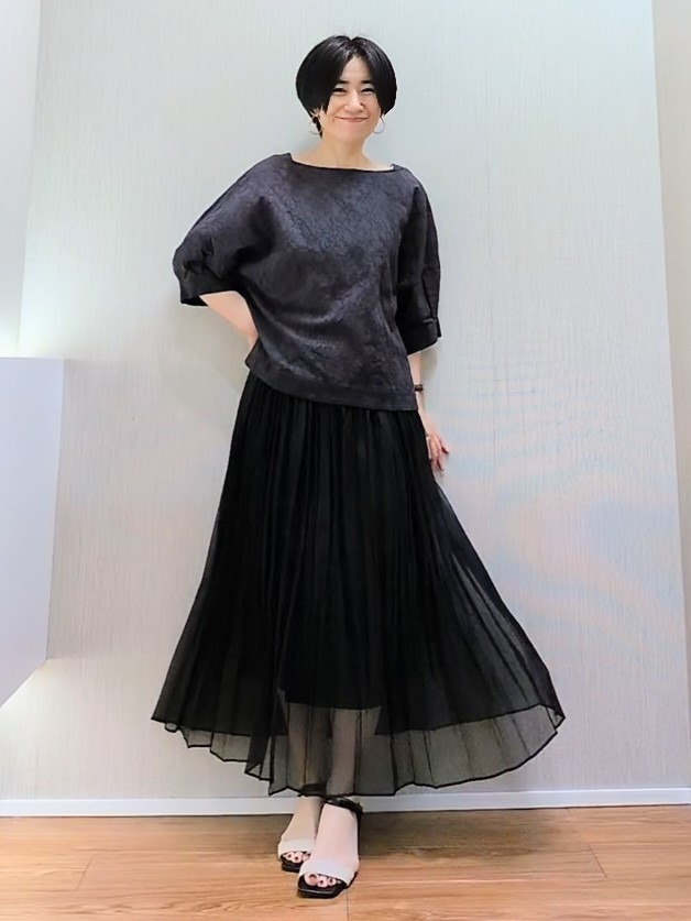 ミズタさんの「UNTITLED｜【アンサンブル可/日除け・冷房対策】シアーレーヨンZIPカーディガン」を使ったコーディネート