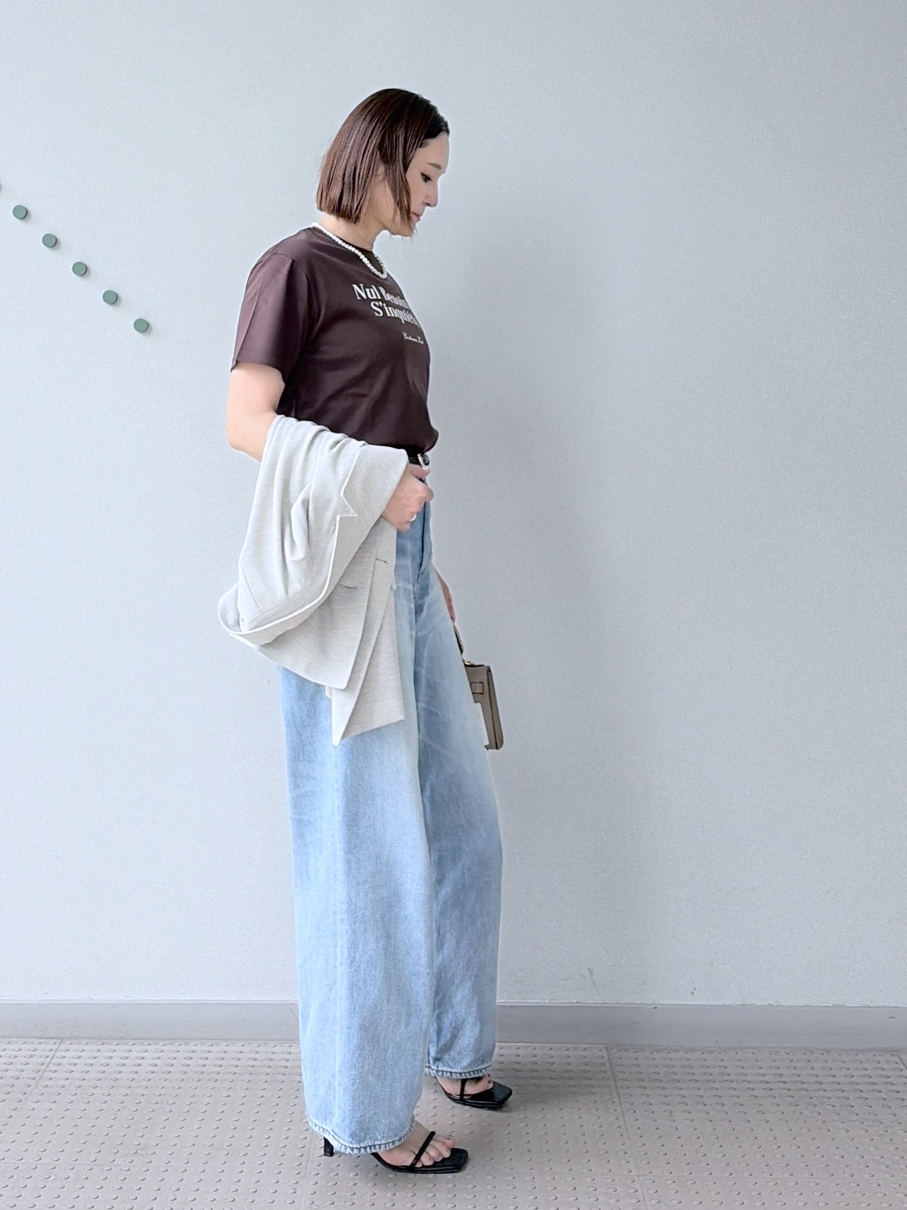 yoshikadoさんの「DRESSTERIOR｜【接触冷感／抗菌防臭／消臭】アイスクリアコットンフレンチロゴT」を使ったコーディネート