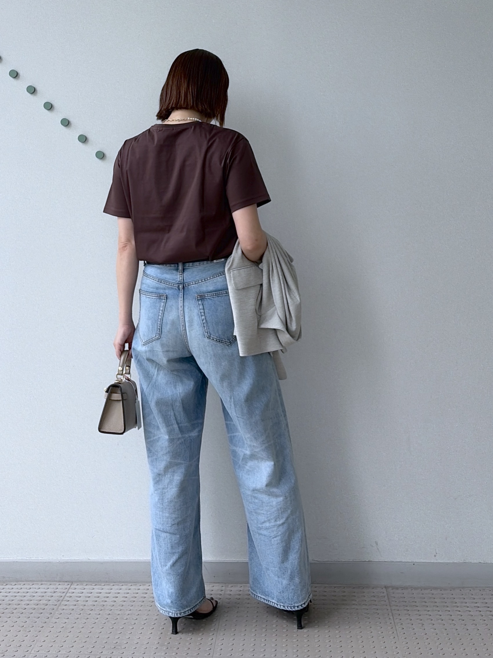 yoshikadoさんの「DRESSTERIOR｜【接触冷感／抗菌防臭／消臭】アイスクリアコットンフレンチロゴT」を使ったコーディネート