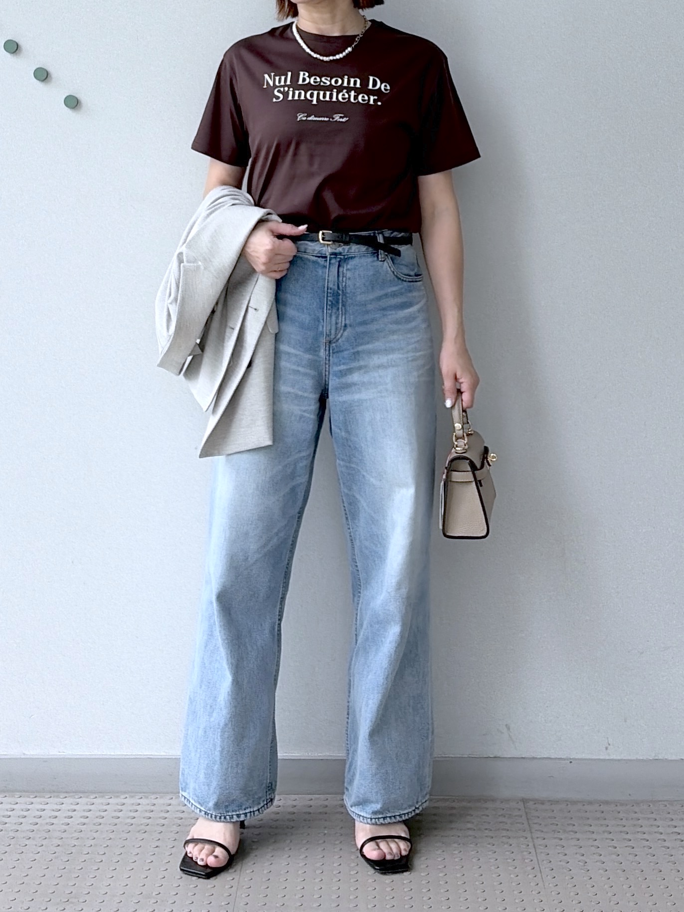 yoshikadoさんの「DRESSTERIOR｜【接触冷感／抗菌防臭／消臭】アイスクリアコットンフレンチロゴT」を使ったコーディネート