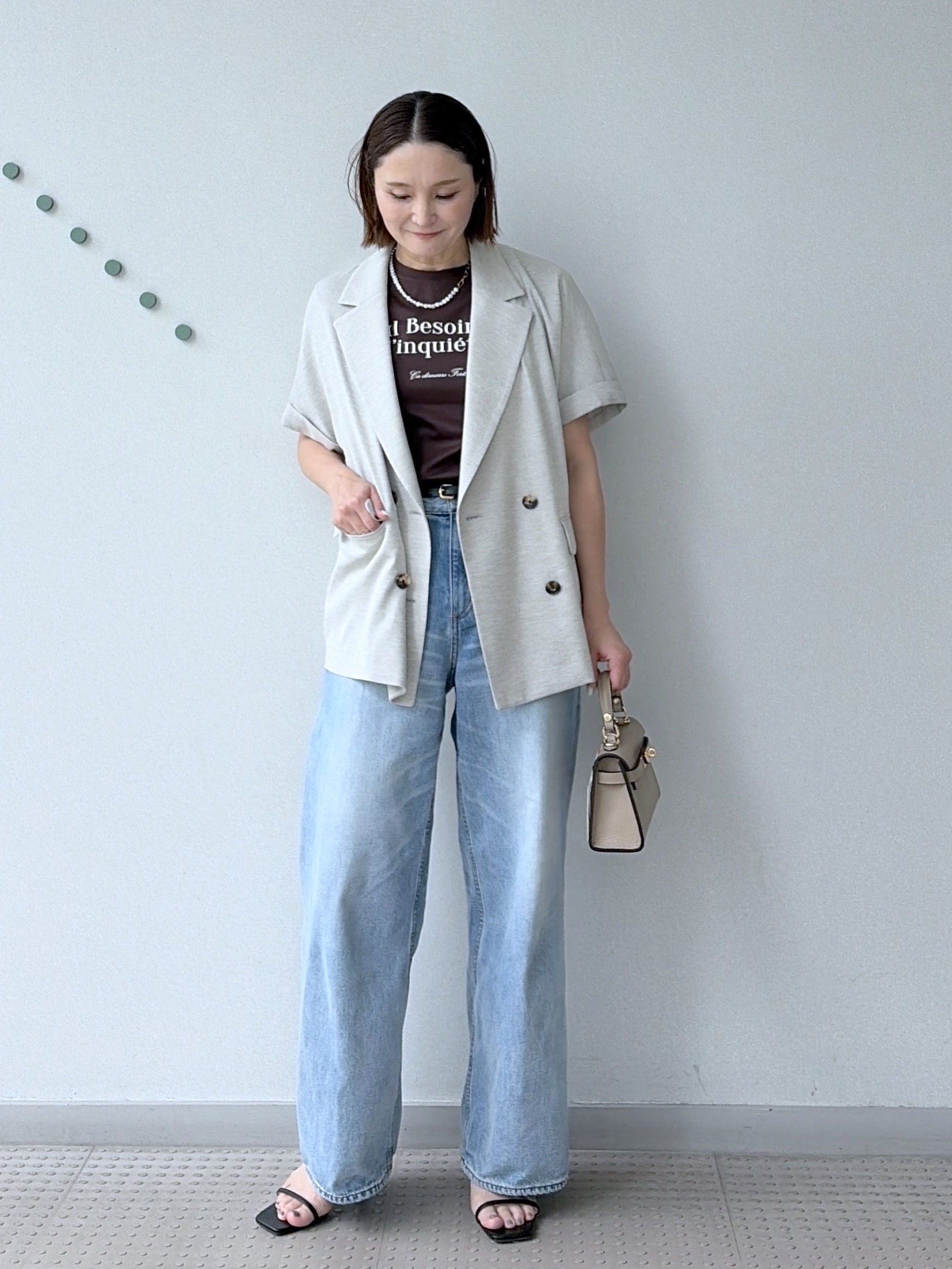 yoshikadoさんの「DRESSTERIOR｜【接触冷感／抗菌防臭／消臭】アイスクリアコットンフレンチロゴT」を使ったコーディネート
