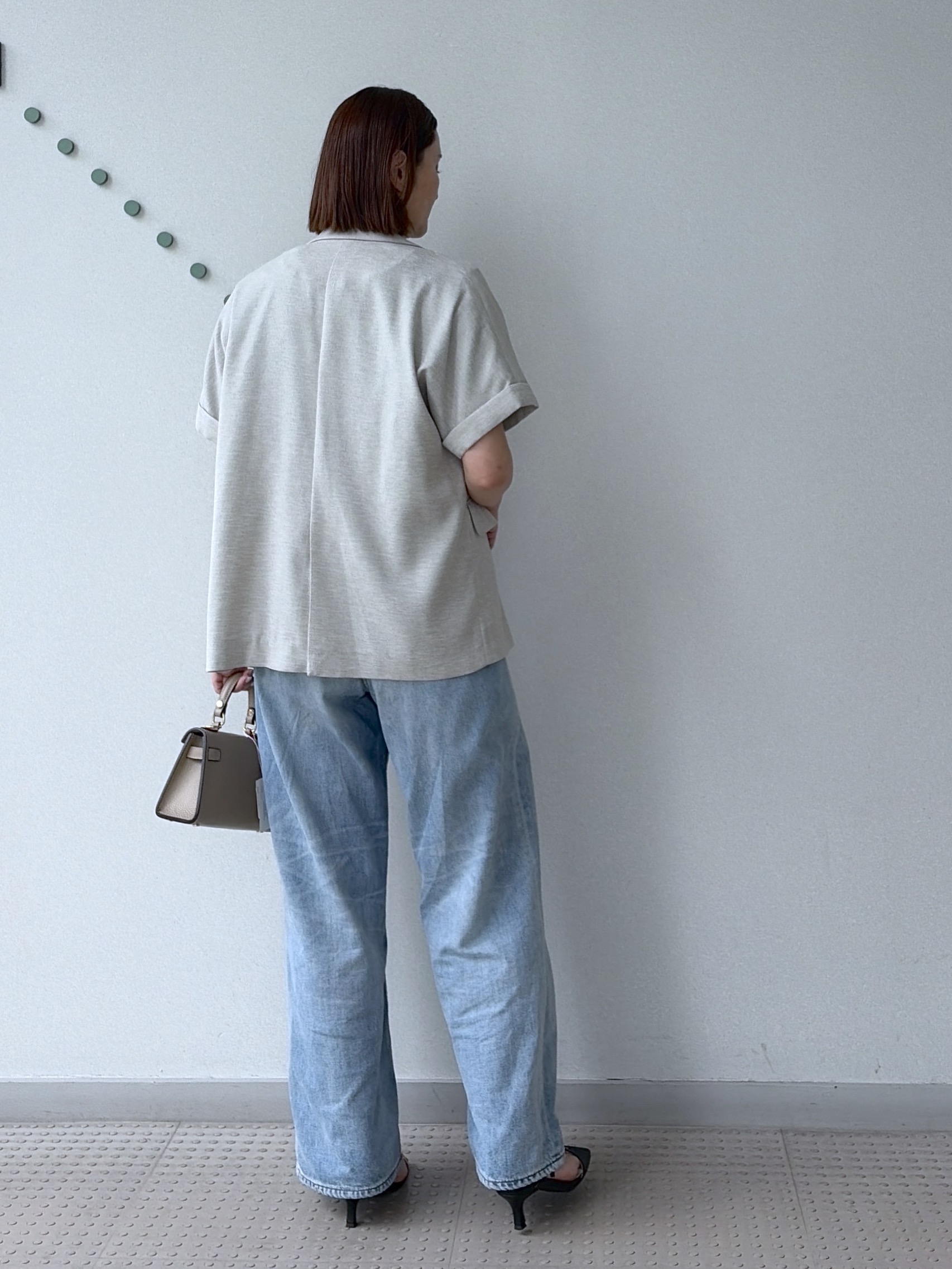 yoshikadoさんの「DRESSTERIOR｜【接触冷感／抗菌防臭／消臭】アイスクリアコットンフレンチロゴT」を使ったコーディネート