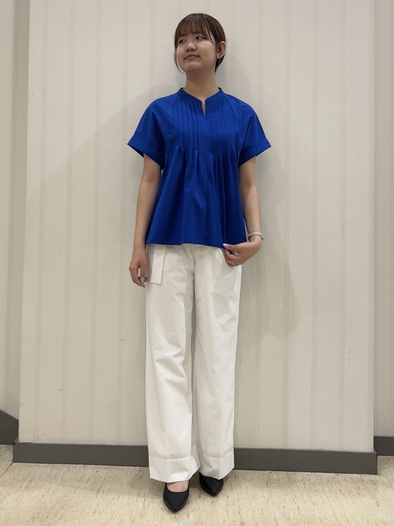 ちひさんの「INDIVI｜【撥水／UVケア／SETUP可能】軽量ベルト付ワイドストレートパンツ」を使ったコーディネート