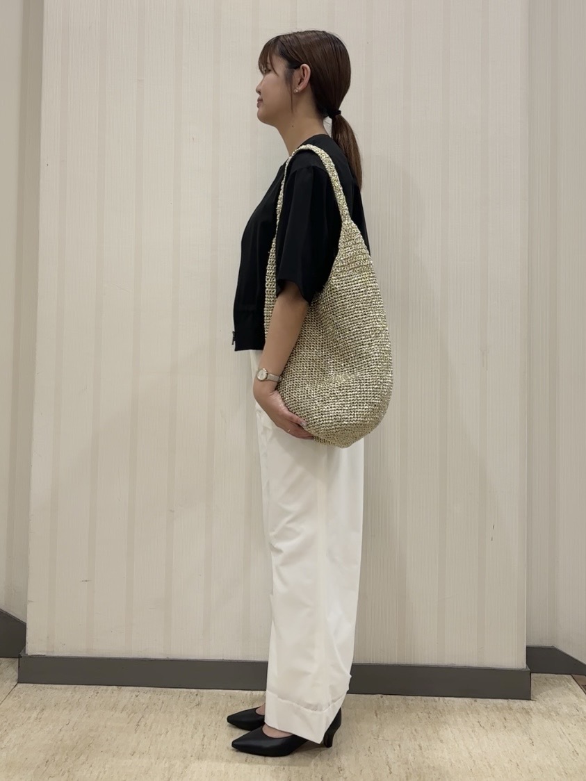 ちひさんの「INDIVI｜【撥水／UVケア／SETUP可能】軽量ベルト付ワイドストレートパンツ」を使ったコーディネート