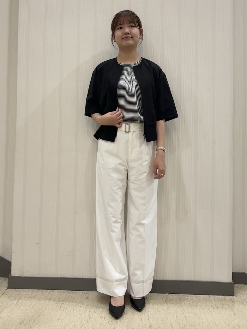 ちひさんの「INDIVI｜【撥水／UVケア／SETUP可能】軽量ベルト付ワイドストレートパンツ」を使ったコーディネート