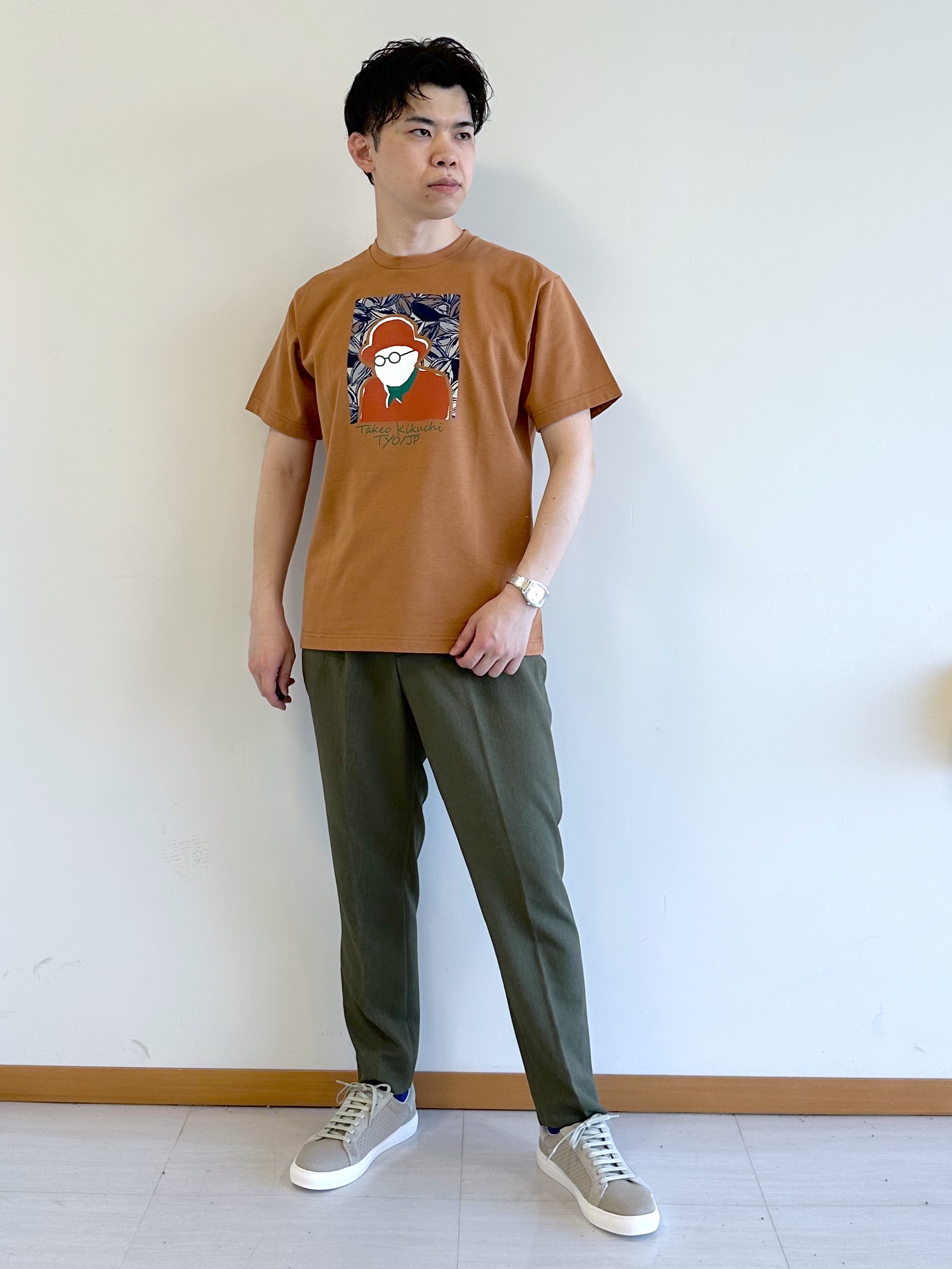 イッシーさんの「TAKEO KIKUCHI｜ポートレートアートＴシャツ」を使ったコーディネート