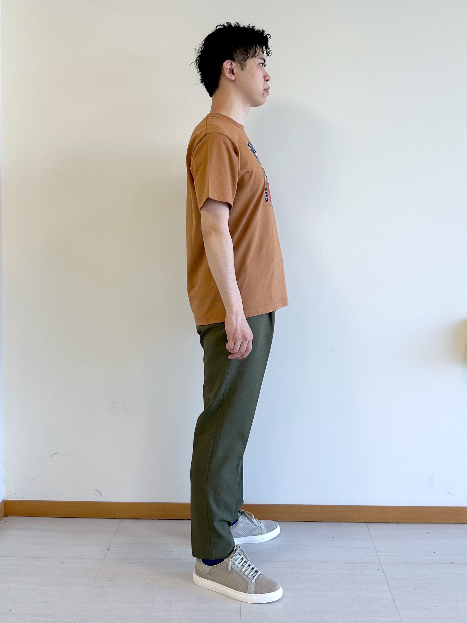 イッシーさんの「TAKEO KIKUCHI｜ポートレートアートＴシャツ」を使ったコーディネート