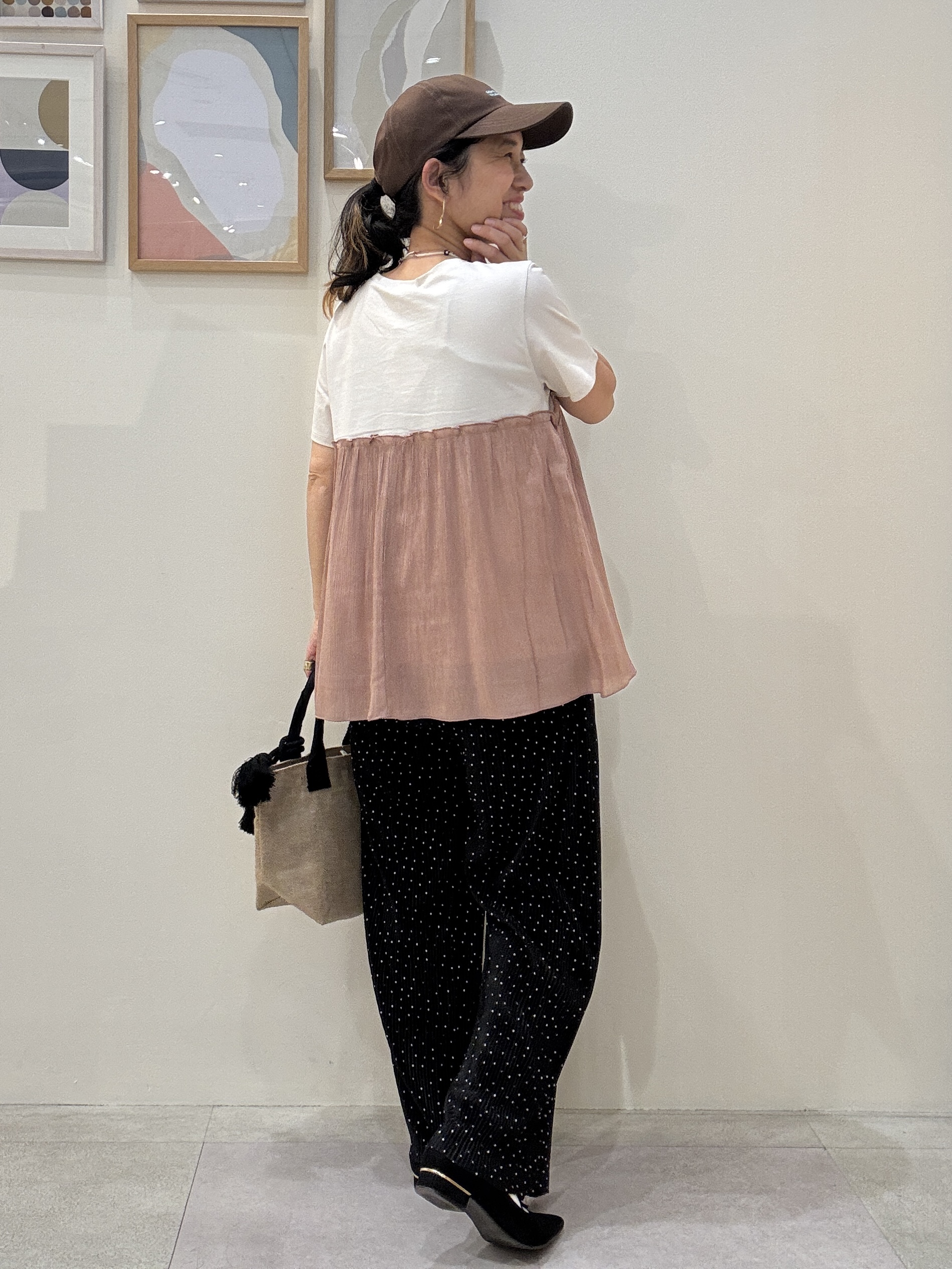 たけぴさんの「SHOO･LA･RUE｜【ひんやり/S-LL】1枚でインせず決まる きらきらビスチェ風Tシャツ」を使ったコーディネート