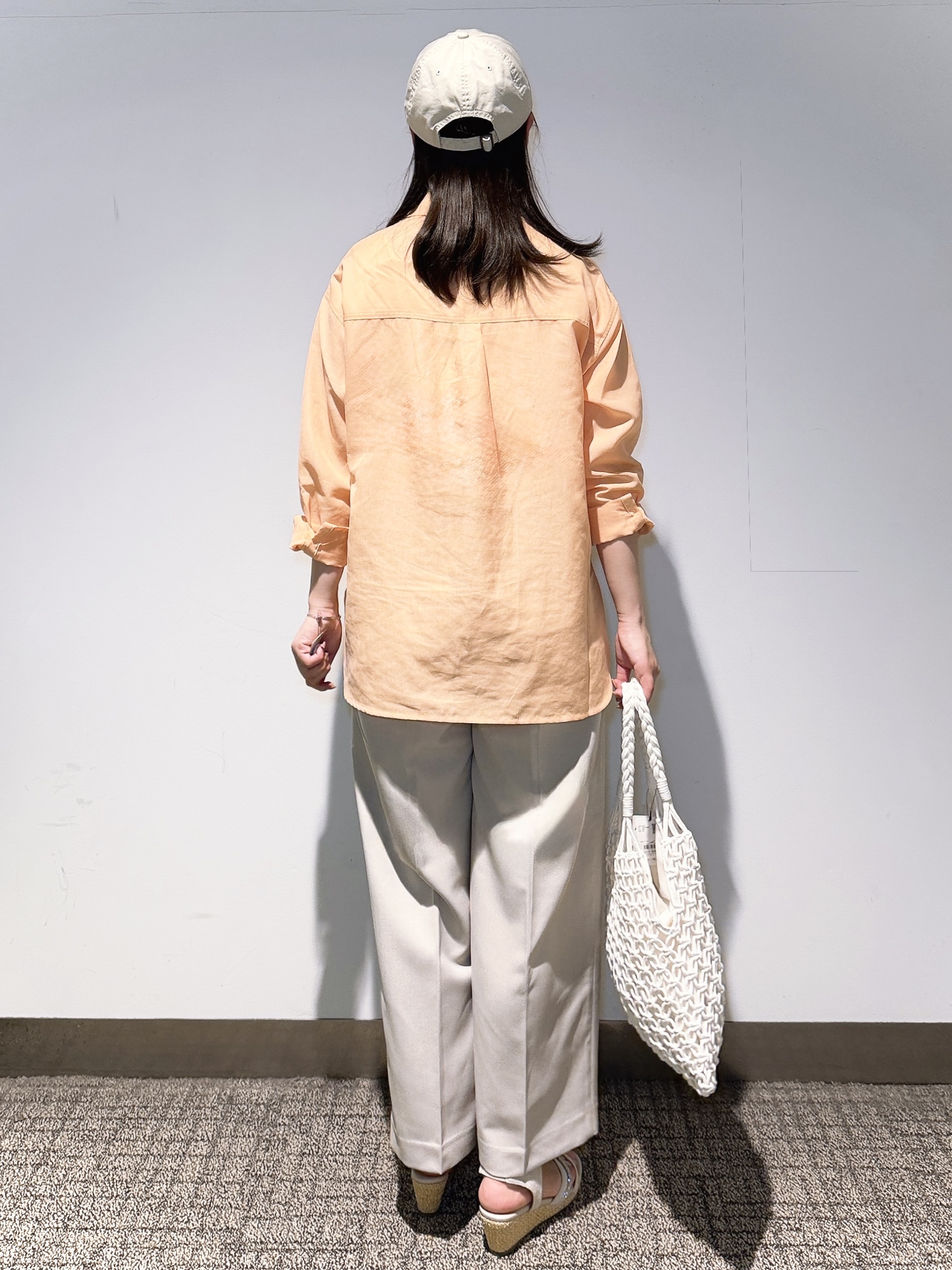 みーさんの「grove｜【洗濯機OK・ひんやり】朝晩の気温差に◎軽やかシアーシャツ」を使ったコーディネート