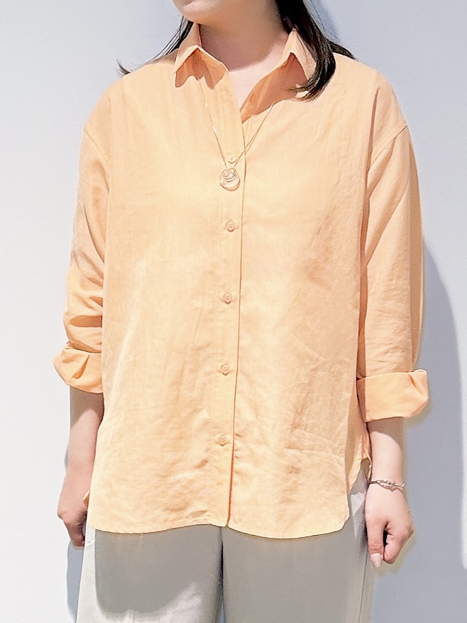 みーさんの「grove｜【洗濯機OK・ひんやり】朝晩の気温差に◎軽やかシアーシャツ」を使ったコーディネート