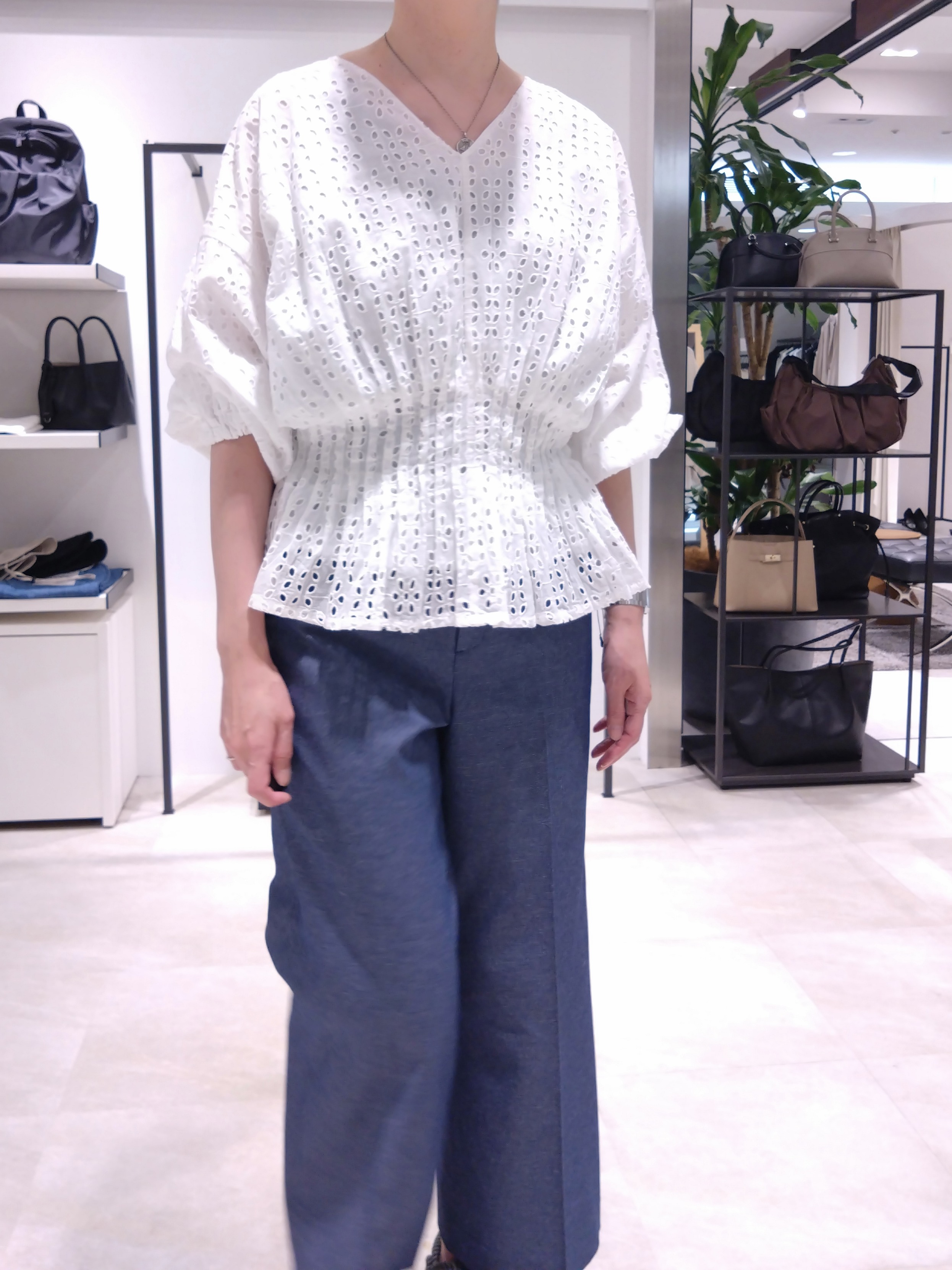 まちこさんの「UNTITLED｜【接触冷感/洗える/後ろウエストゴム】オックスワイドパンツ」を使ったコーディネート