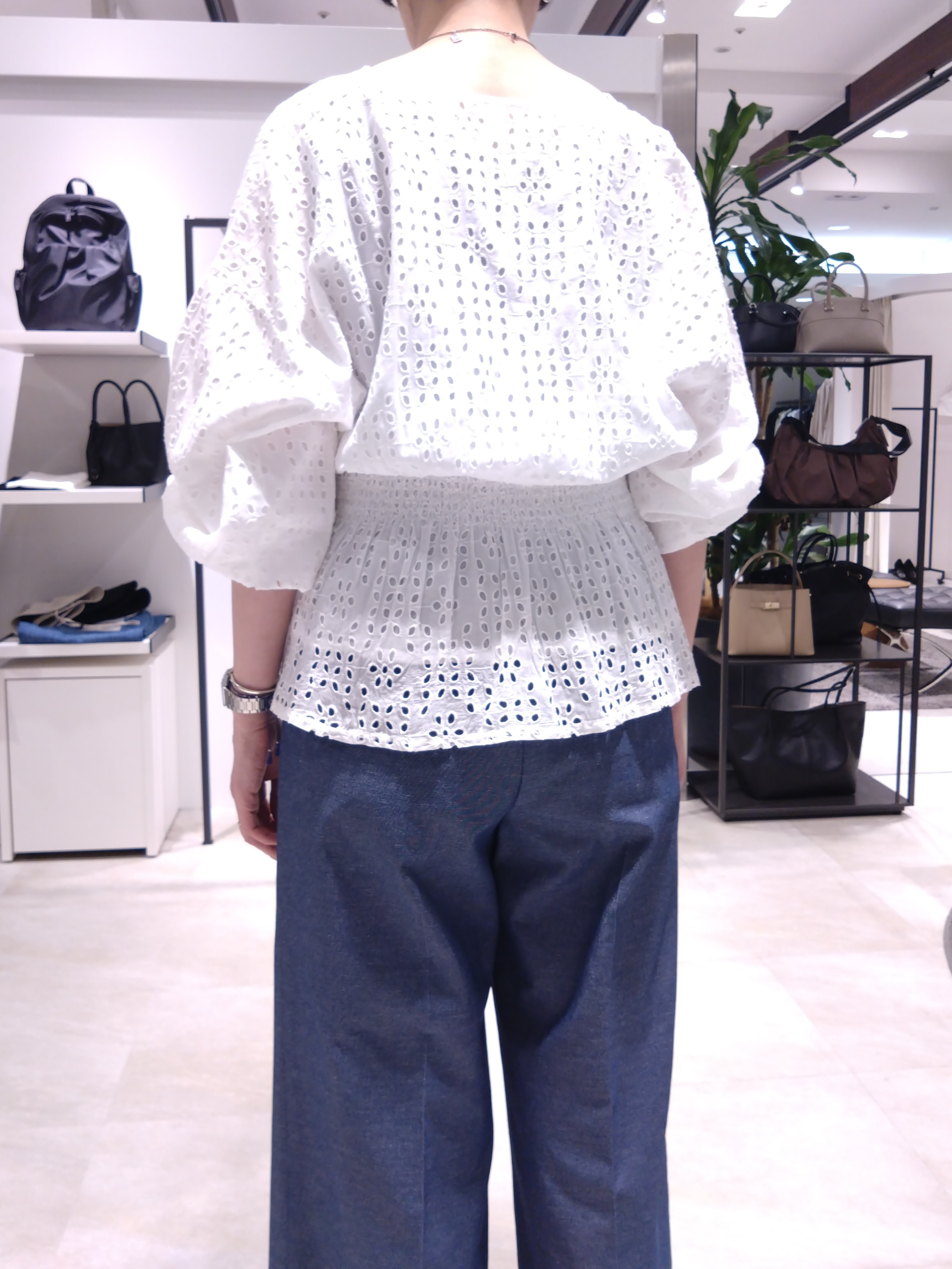 まちこさんの「UNTITLED｜【接触冷感/洗える/後ろウエストゴム】オックスワイドパンツ」を使ったコーディネート