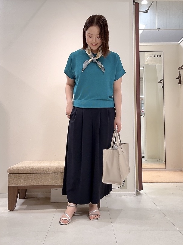 YUIさんの「UNTITLED｜【11色展開/体型カバー】前後2WAYフレンチスリーブニット」を使ったコーディネート