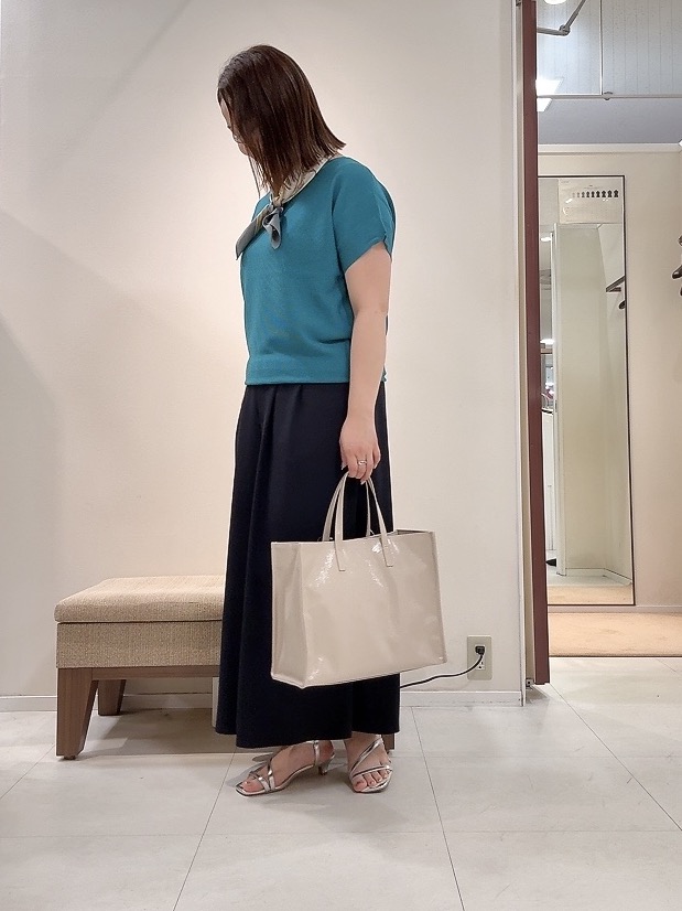 YUIさんの「UNTITLED｜【11色展開/体型カバー】前後2WAYフレンチスリーブニット」を使ったコーディネート