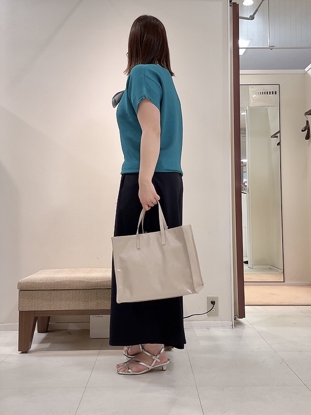 YUIさんの「UNTITLED｜【11色展開/体型カバー】前後2WAYフレンチスリーブニット」を使ったコーディネート