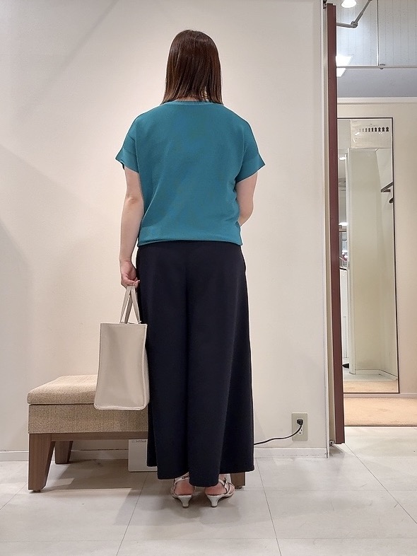 YUIさんの「UNTITLED｜【11色展開/体型カバー】前後2WAYフレンチスリーブニット」を使ったコーディネート