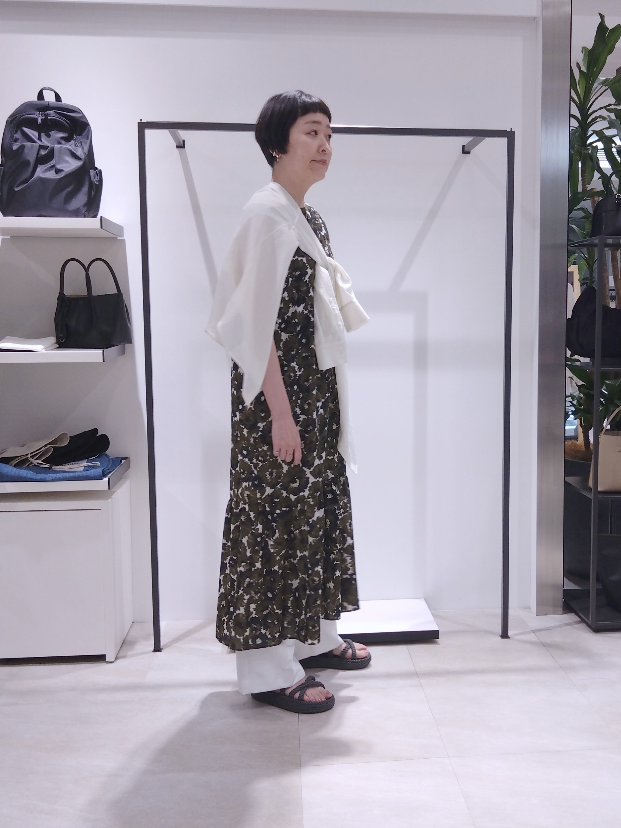 まちこさんの「UNTITLED｜【2WAY/マシンウォッシャブル】カシュクールデザインシャツ」を使ったコーディネート
