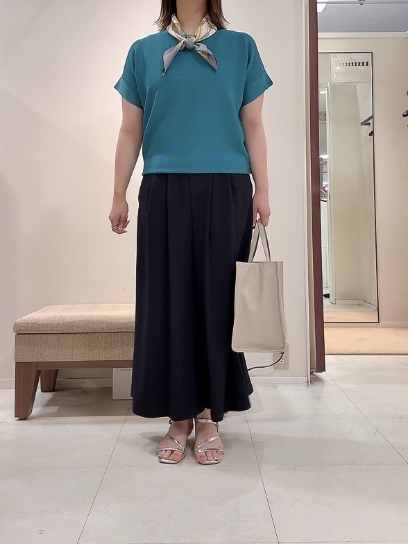 YUIさんの「UNTITLED｜【11色展開/体型カバー】前後2WAYフレンチスリーブニット」を使ったコーディネート