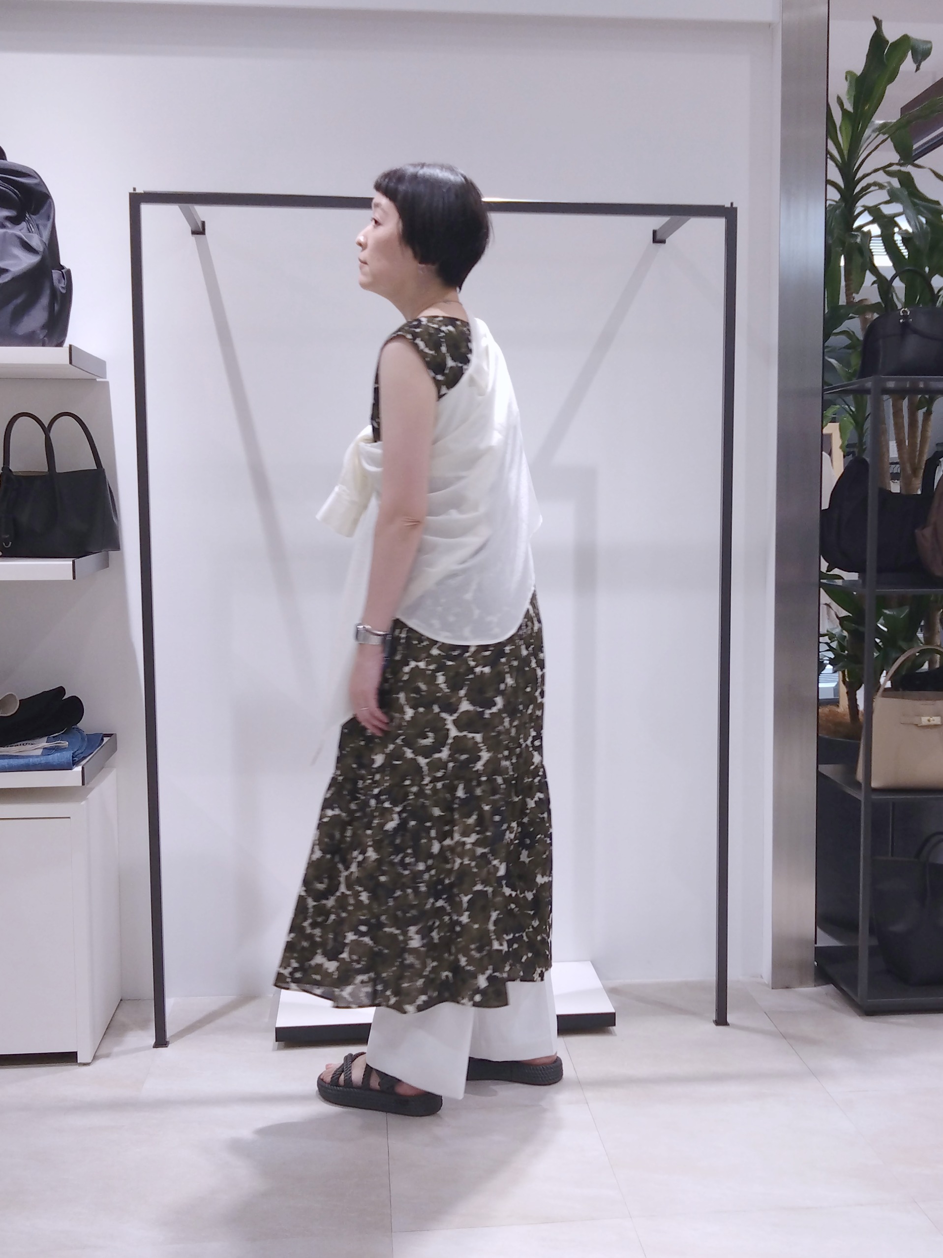まちこさんの「UNTITLED｜【2WAY/マシンウォッシャブル】カシュクールデザインシャツ」を使ったコーディネート