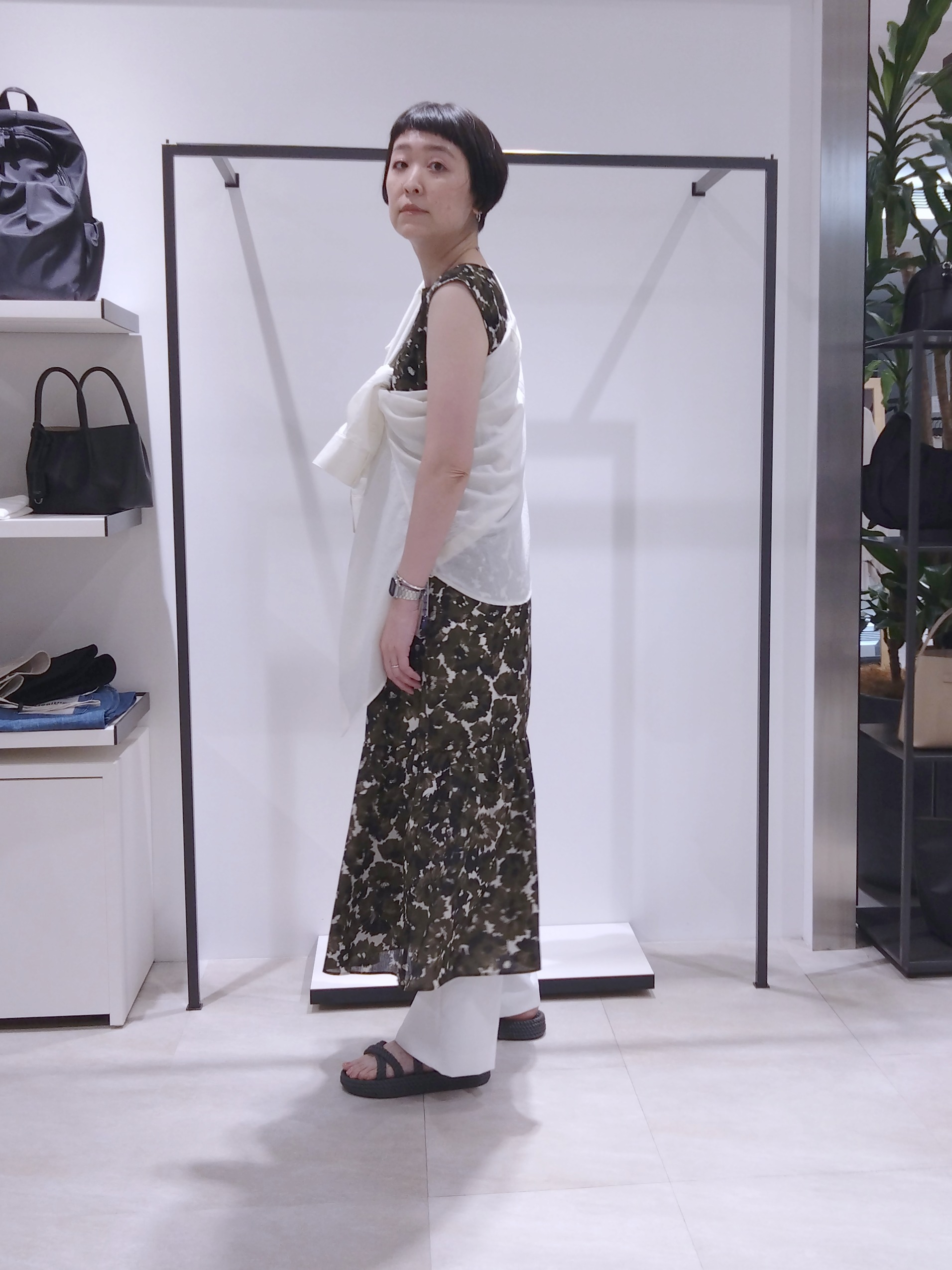 まちこさんの「UNTITLED｜【2WAY/マシンウォッシャブル】カシュクールデザインシャツ」を使ったコーディネート
