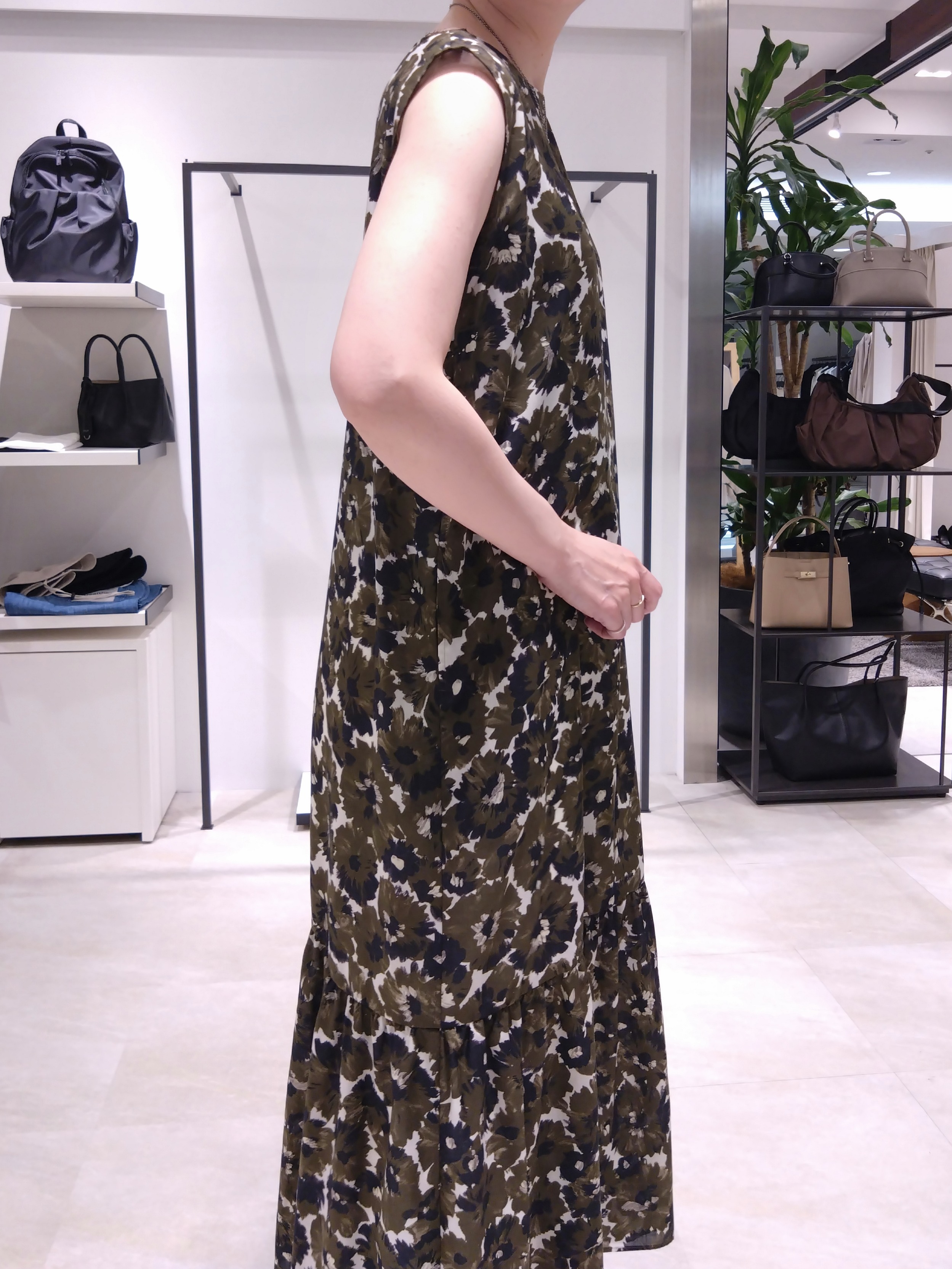 まちこさんの「UNTITLED｜【2WAY/マシンウォッシャブル】カシュクールデザインシャツ」を使ったコーディネート