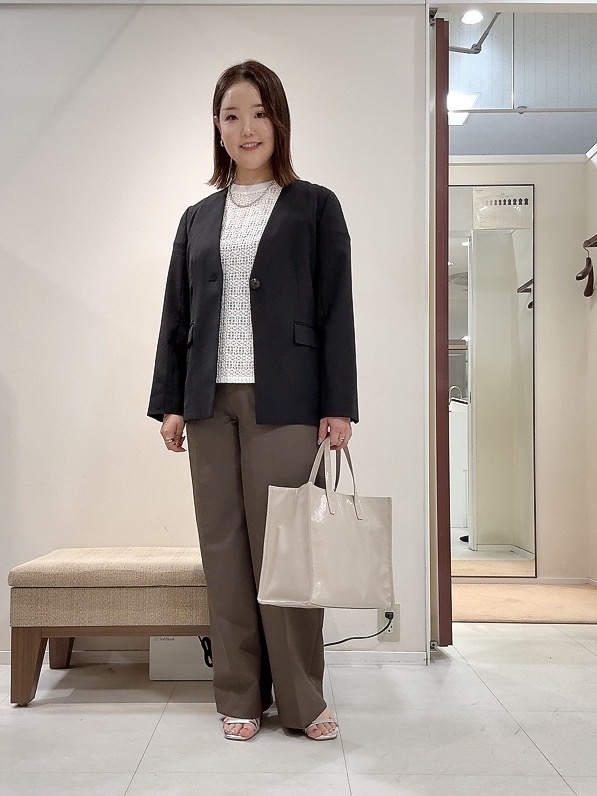 YUIさんの「UNTITLED｜【さらりと快適/セットアップ可/UV/接触冷感】スラブカラーレスジャケット」を使ったコーディネート