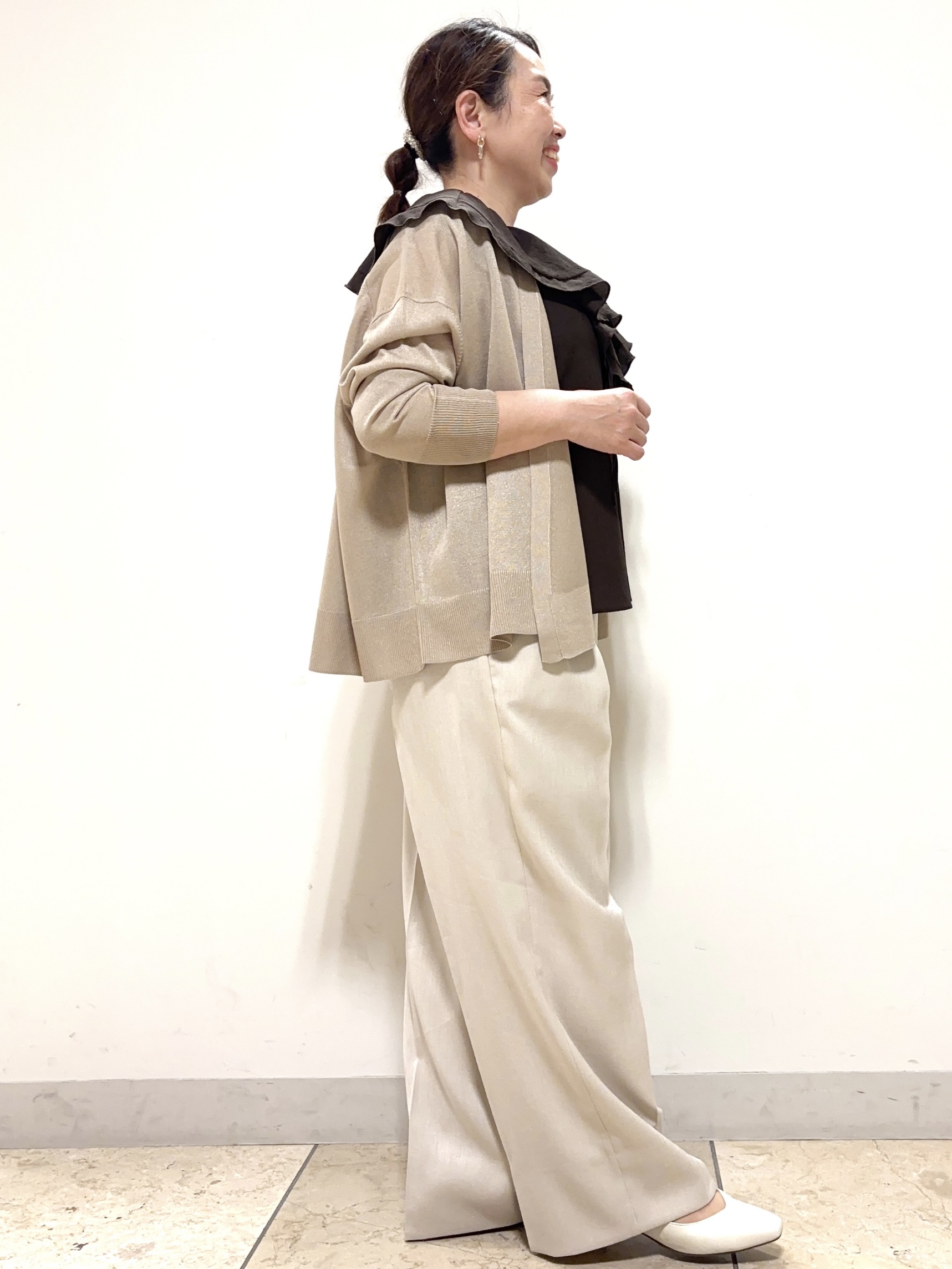 keiさんの「Reflect｜【通気性あり／涼しい／マシンウォッシャブル】フリルブラウス」を使ったコーディネート