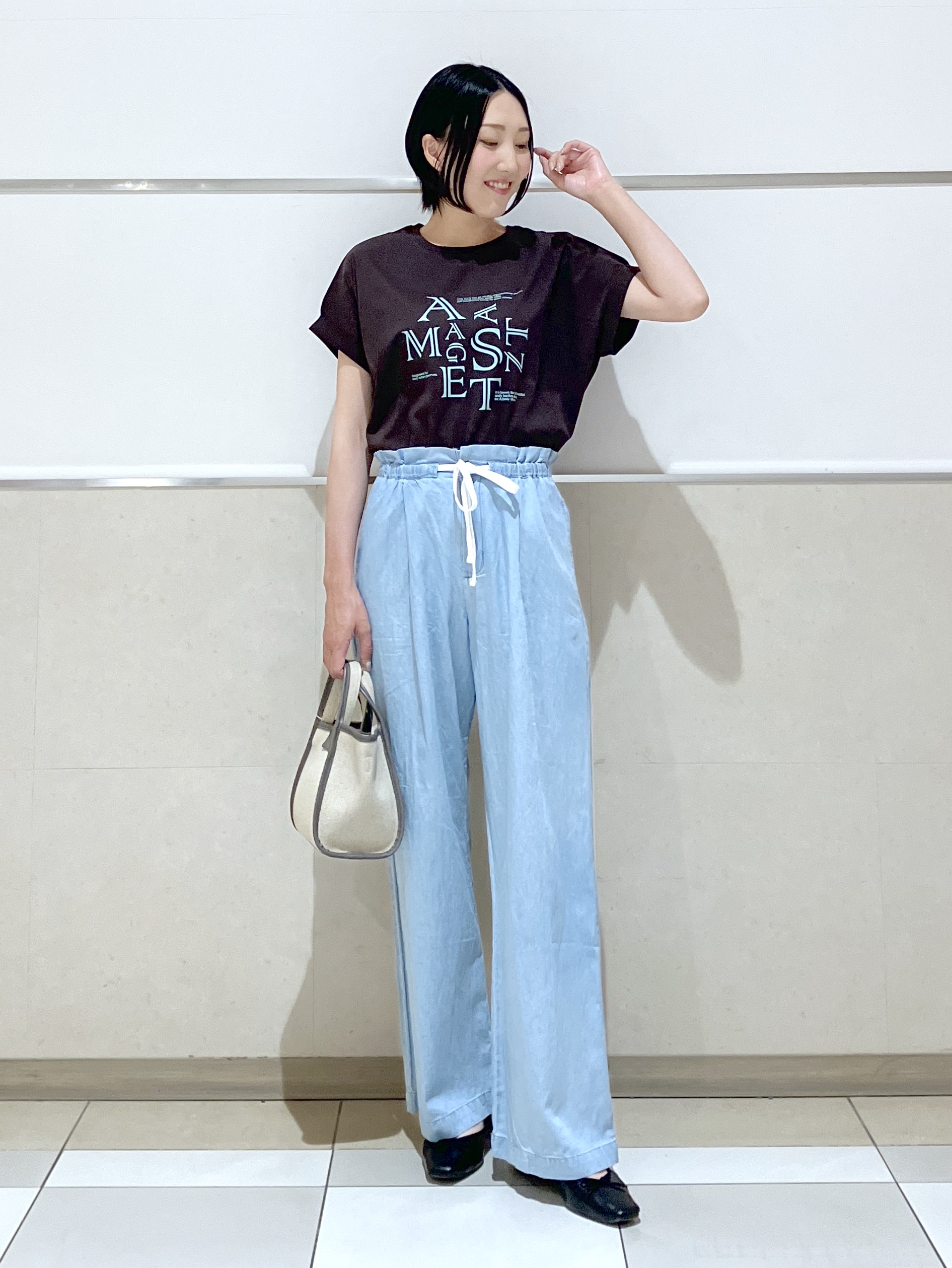 eriko さんの「Dessin｜【洗える】美光沢カットソーロゴTシャツ」を使ったコーディネート