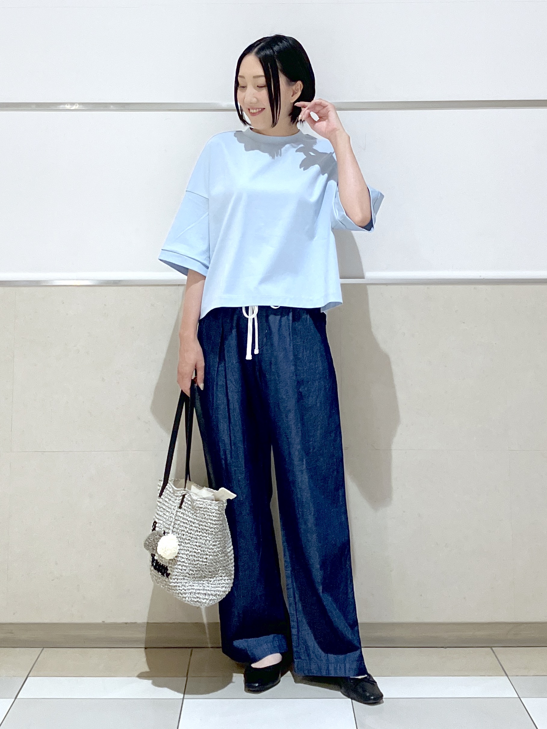 eriko さんの「Dessin｜【新色追加/体型カバー】美光沢カットソーボクシーシルエット」を使ったコーディネート