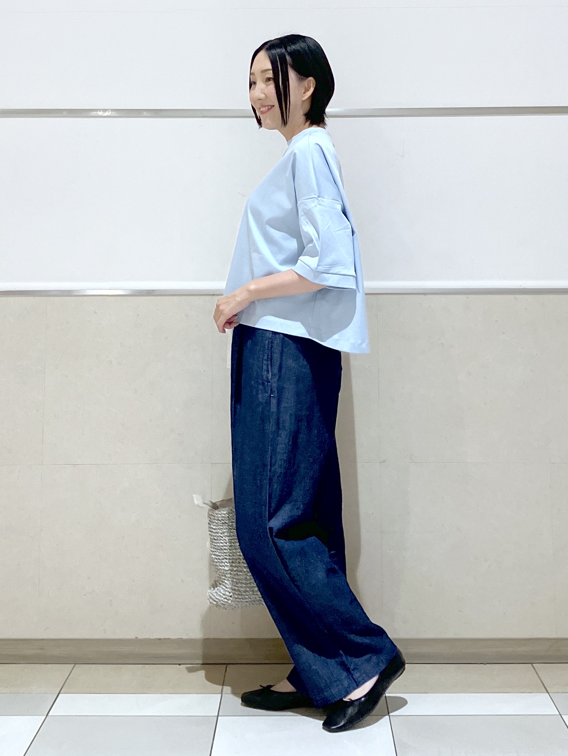 eriko さんの「Dessin｜【新色追加/体型カバー】美光沢カットソーボクシーシルエット」を使ったコーディネート