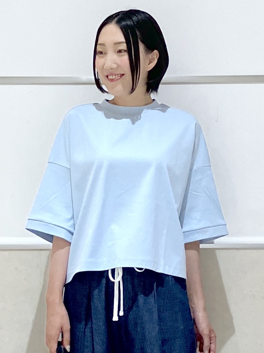 eriko さんの「Dessin｜【新色追加/体型カバー】美光沢カットソーボクシーシルエット」を使ったコーディネート