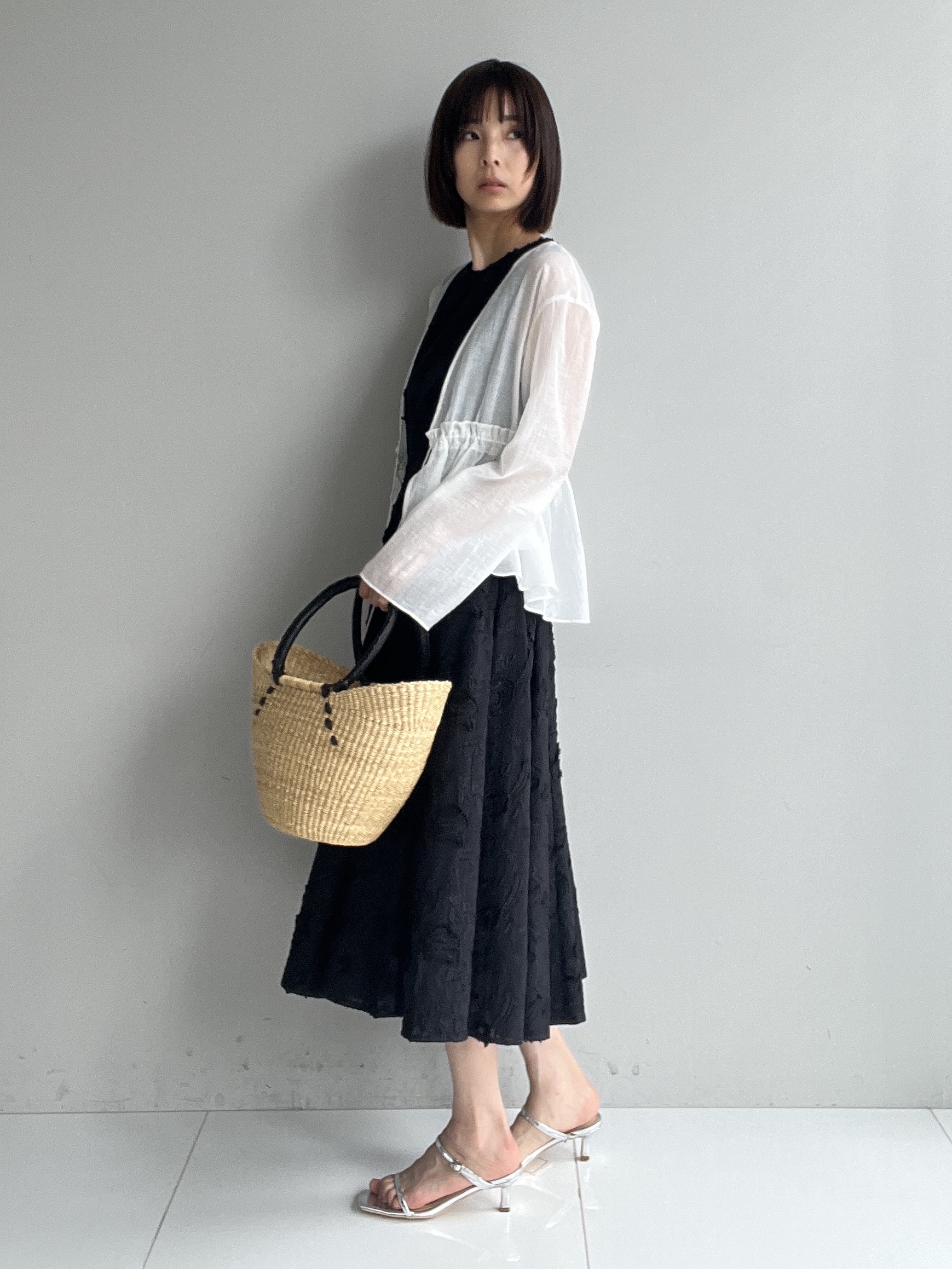 misaさんの「DRESSTERIOR｜AFRICAN SQUARE（アフリカンスクエア）ブルキナバスケット」を使ったコーディネート