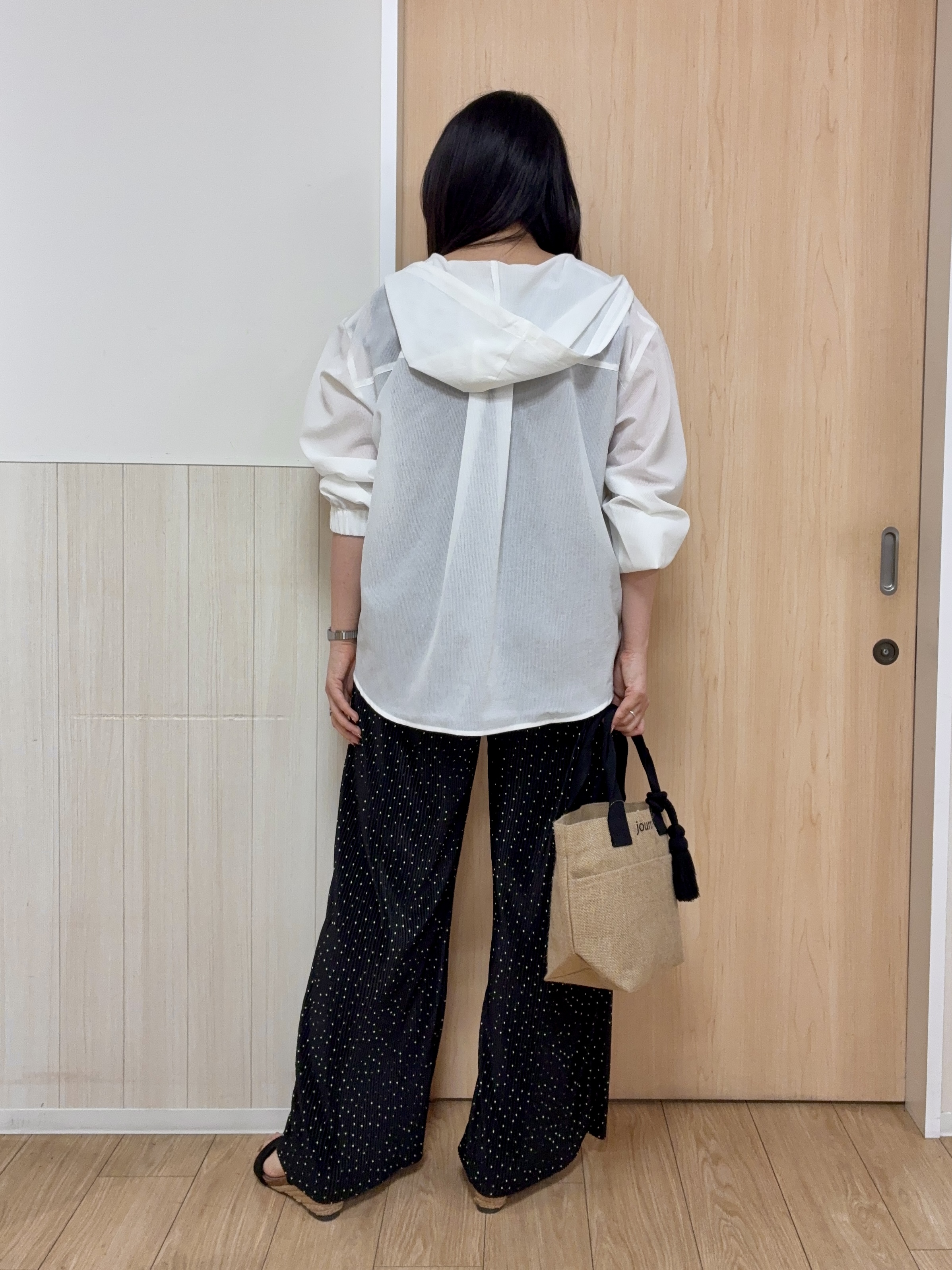 nanaseさんの「SHOO･LA･RUE｜【さらり快適/洗濯機可/S-LL】UVカット機能付き ライトな着心地 ひんやりシャツパーカ」を使ったコーディネート