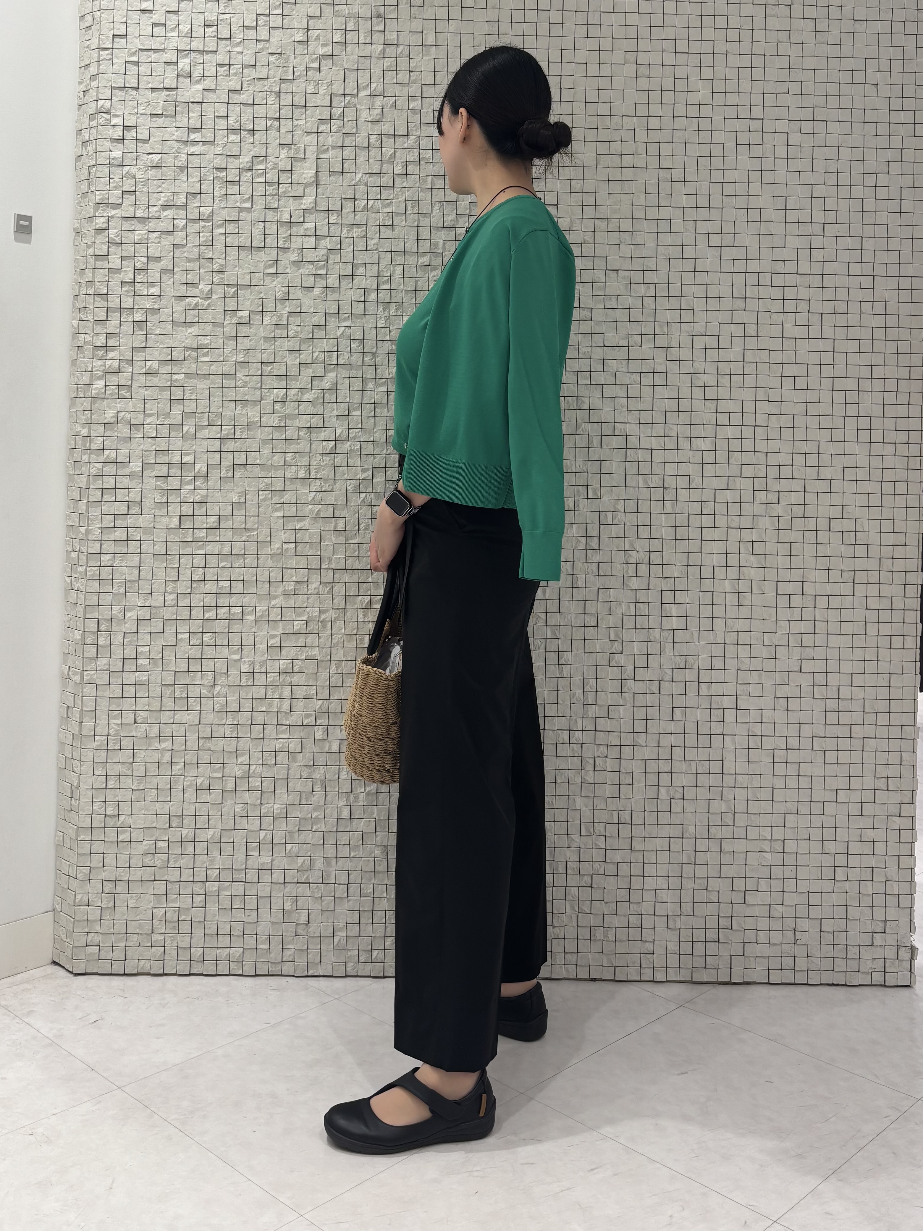 koharuさんの「INDIVI｜【UVケア/接触冷感／アンサンブル】丸首カーディガン＆袖スリット5分袖ニット」を使ったコーディネート