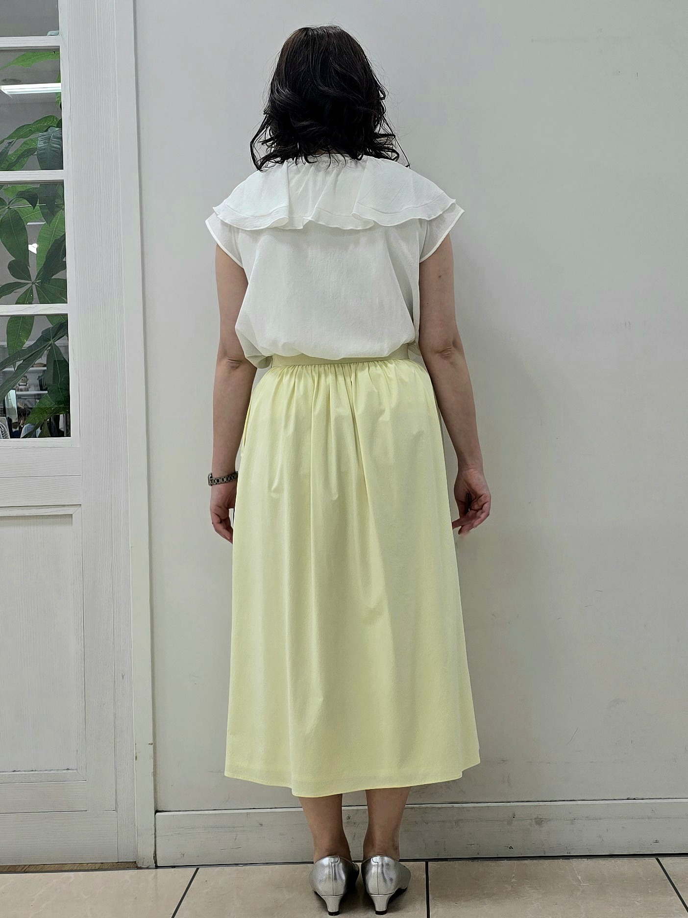 fkeさんの「Reflect｜【通気性あり／涼しい／マシンウォッシャブル】フリルブラウス」を使ったコーディネート