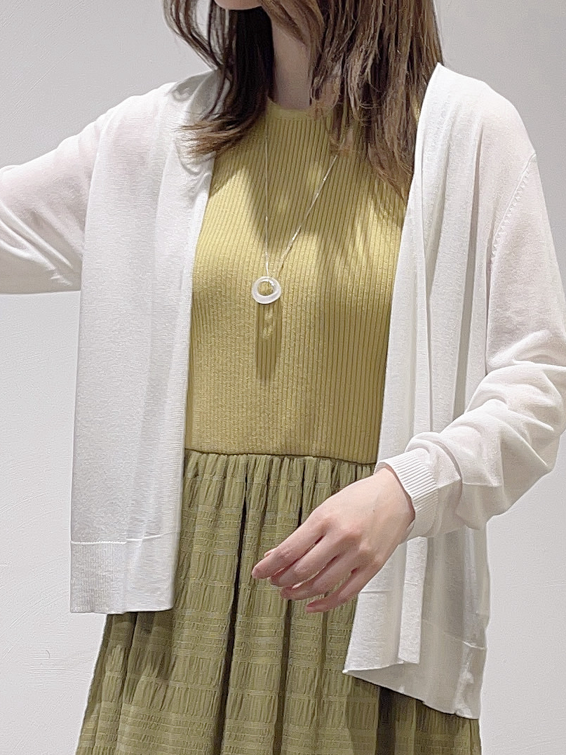 HITOMIさんの「grove｜高評価！【接触冷感／UVカットetc】ベーシックショートカーディガン」を使ったコーディネート