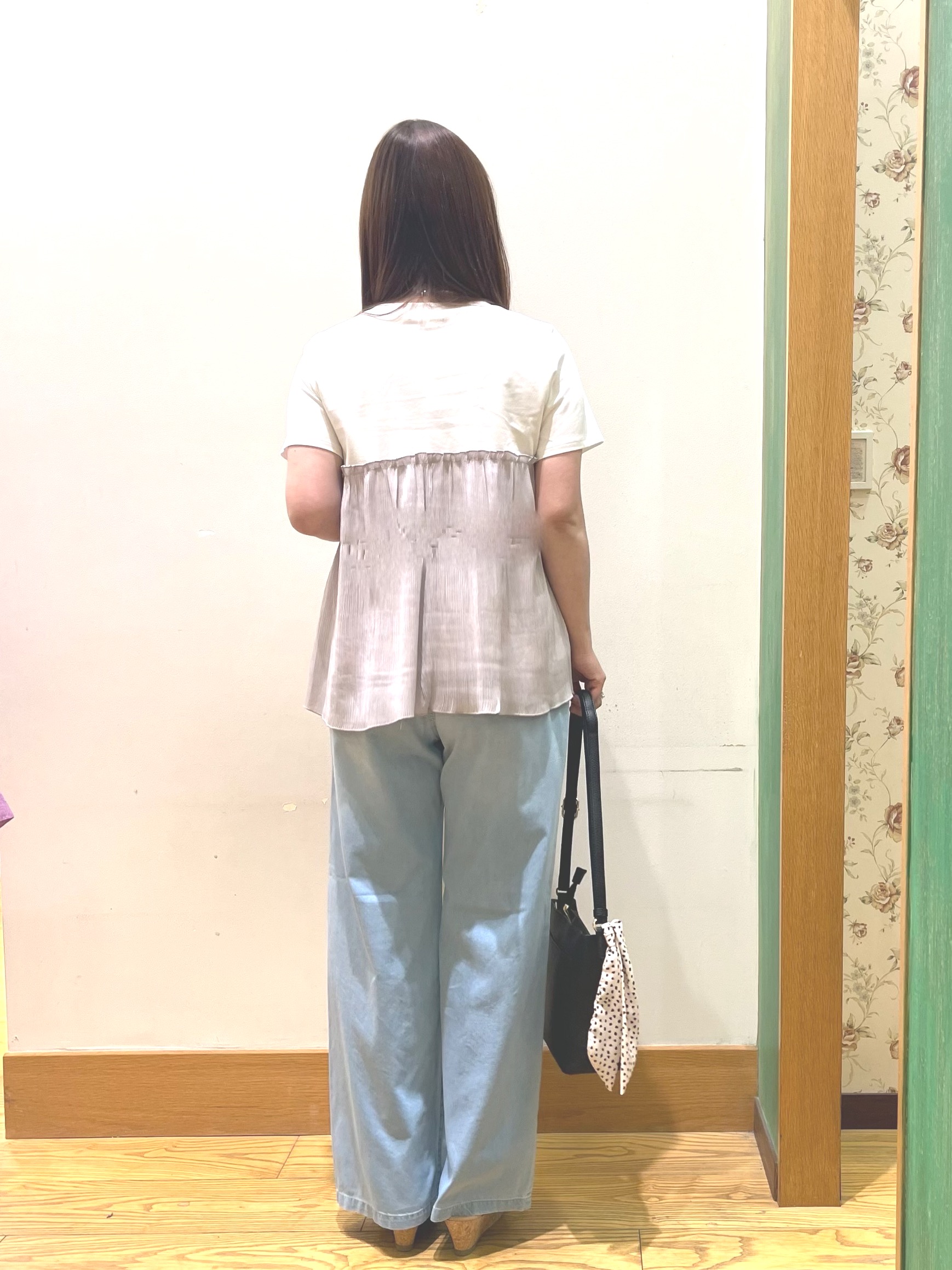 ゆっきーさんの「SHOO･LA･RUE｜【ひんやり/S-LL】1枚でインせず決まる きらきらビスチェ風Tシャツ」を使ったコーディネート