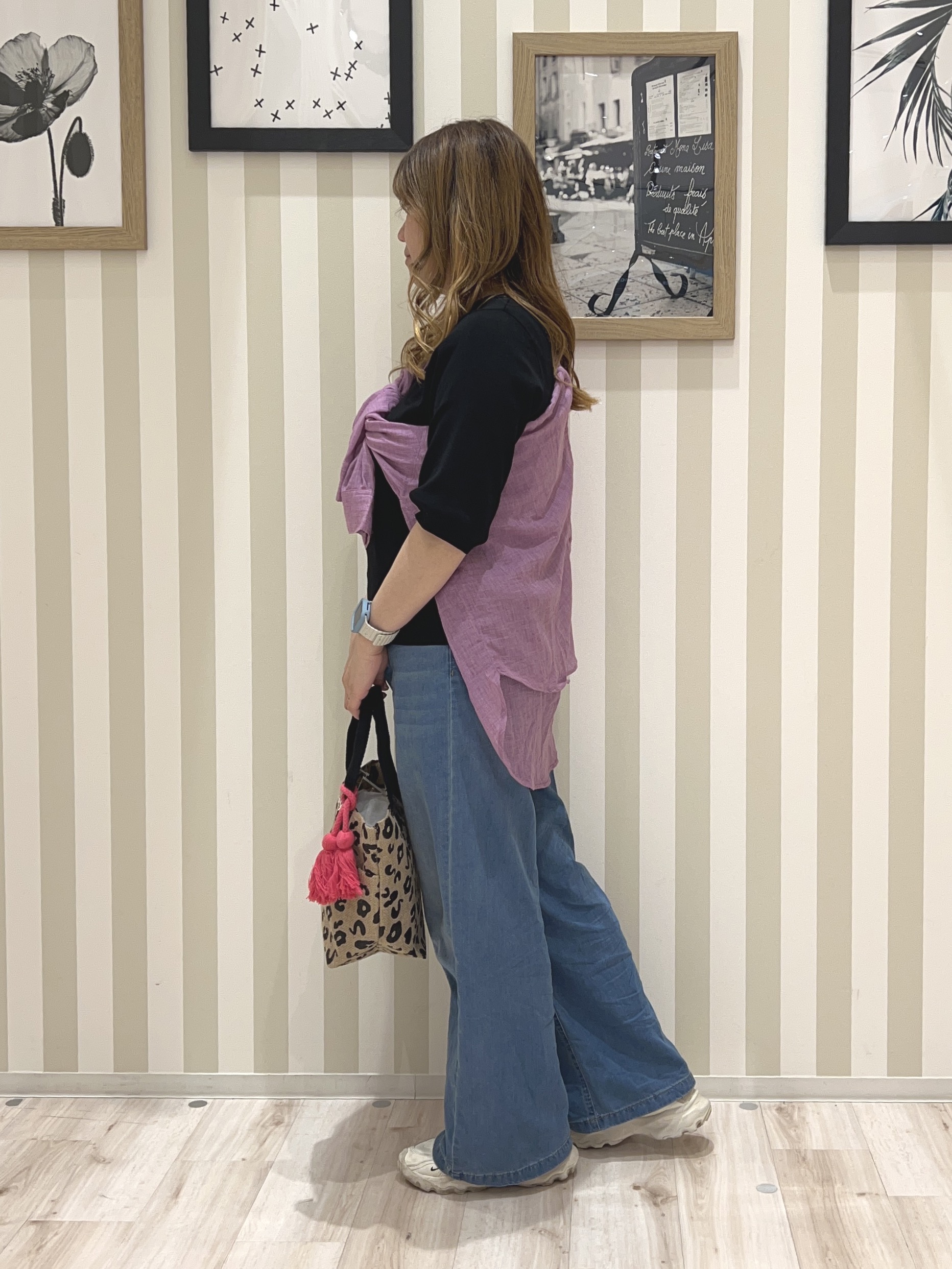 mさんの「SHOO･LA･RUE｜【体型カバー】ふんわり質感 やわらかこなれシアーシャツ」を使ったコーディネート